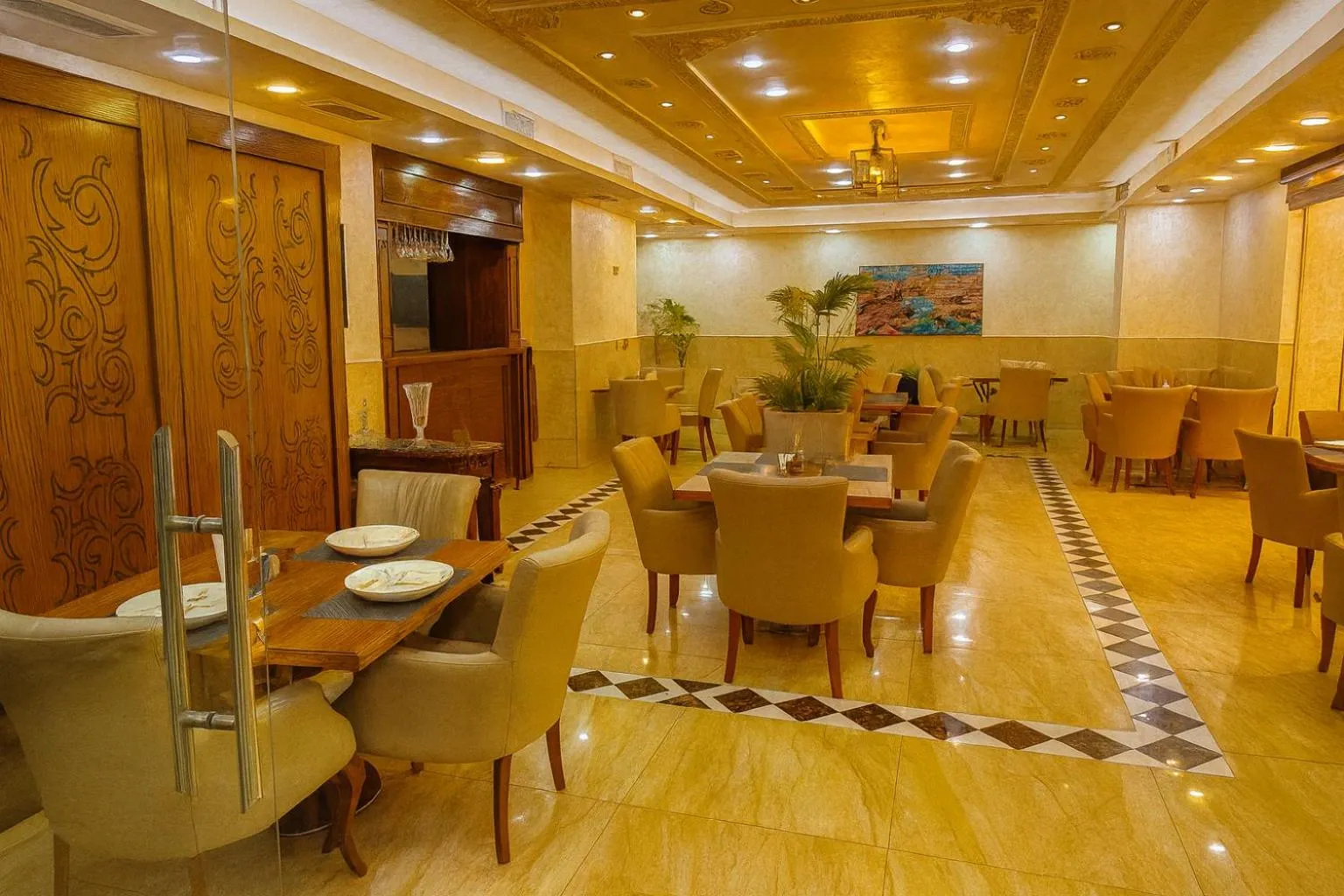 Restaurant/places to eat in Aljamal Hotel