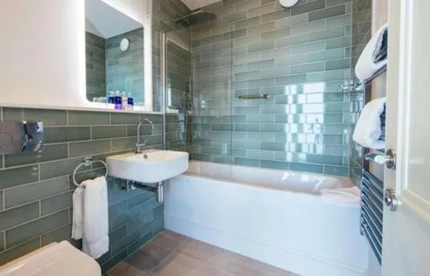 Shower in Polurrian on the Lizard