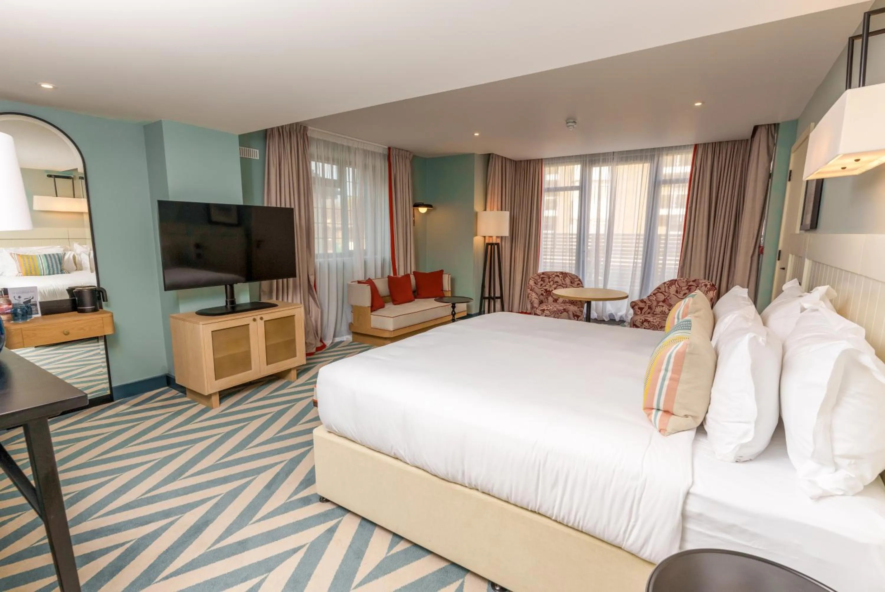 Bedroom, Bed in The Relais Cooden Beach and Spa