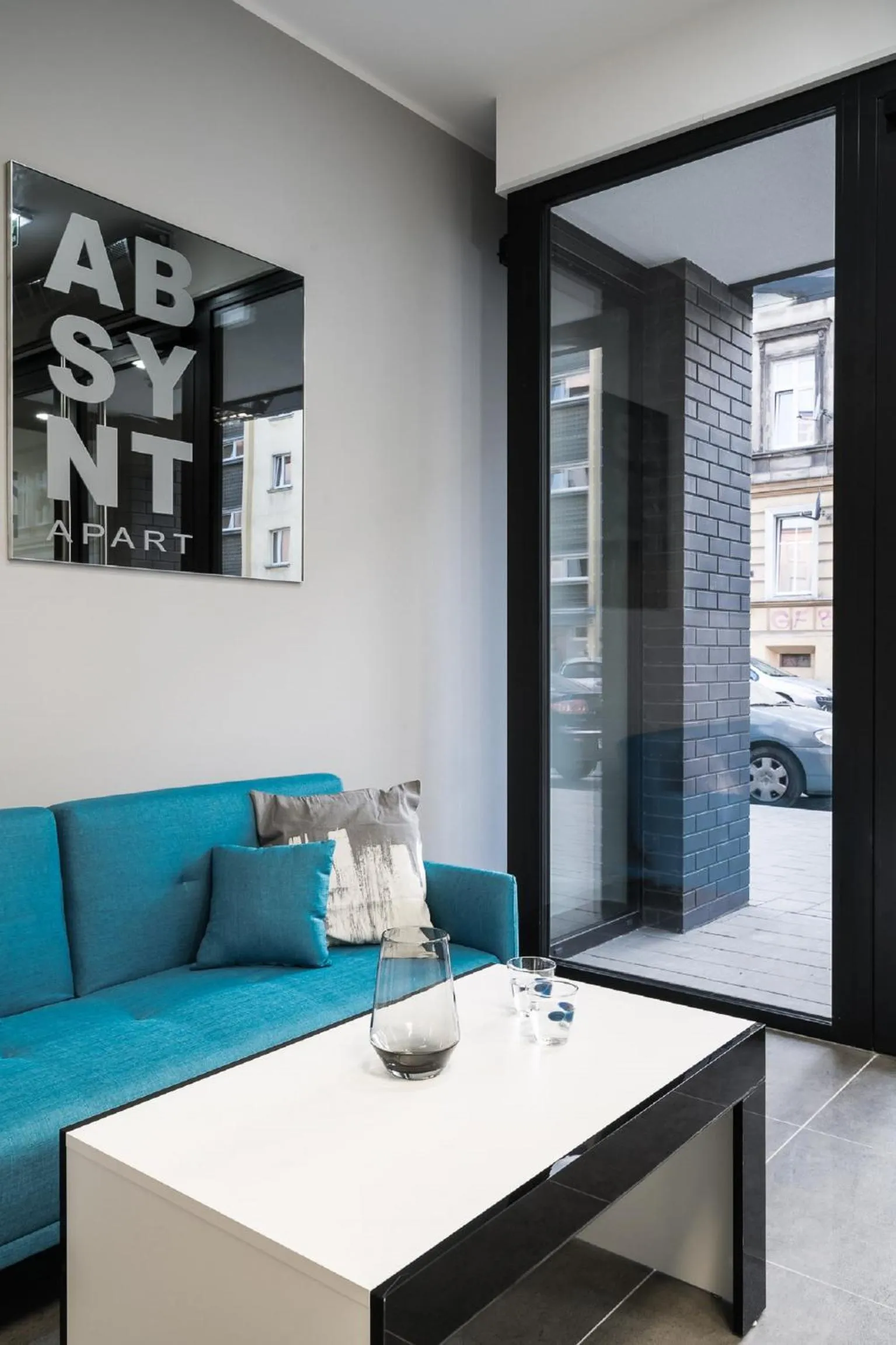 Lobby or reception in Apartment Dąbrowskiego by The Railway Station Wroclaw