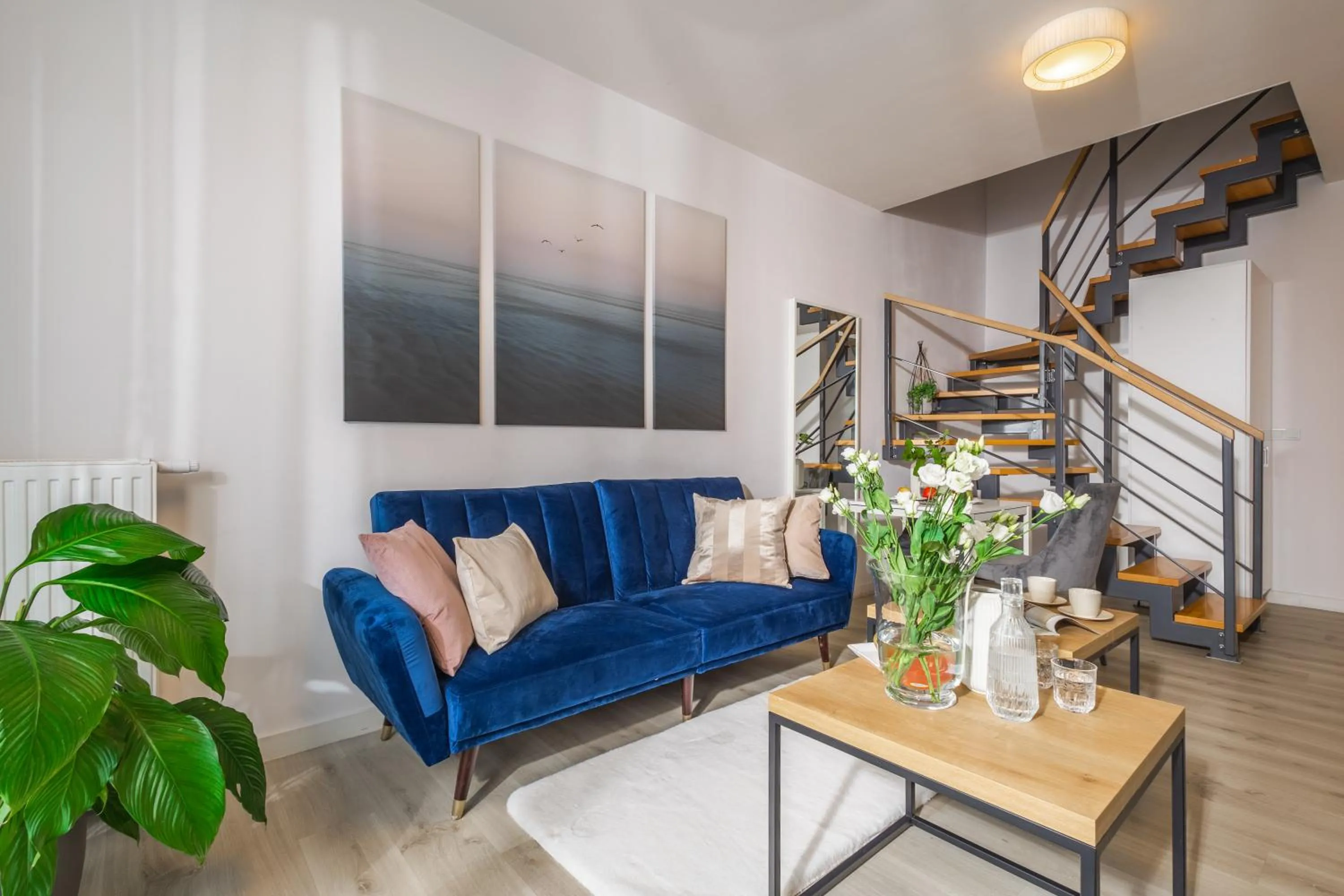 Living room in Apartment Dąbrowskiego by The Railway Station Wroclaw