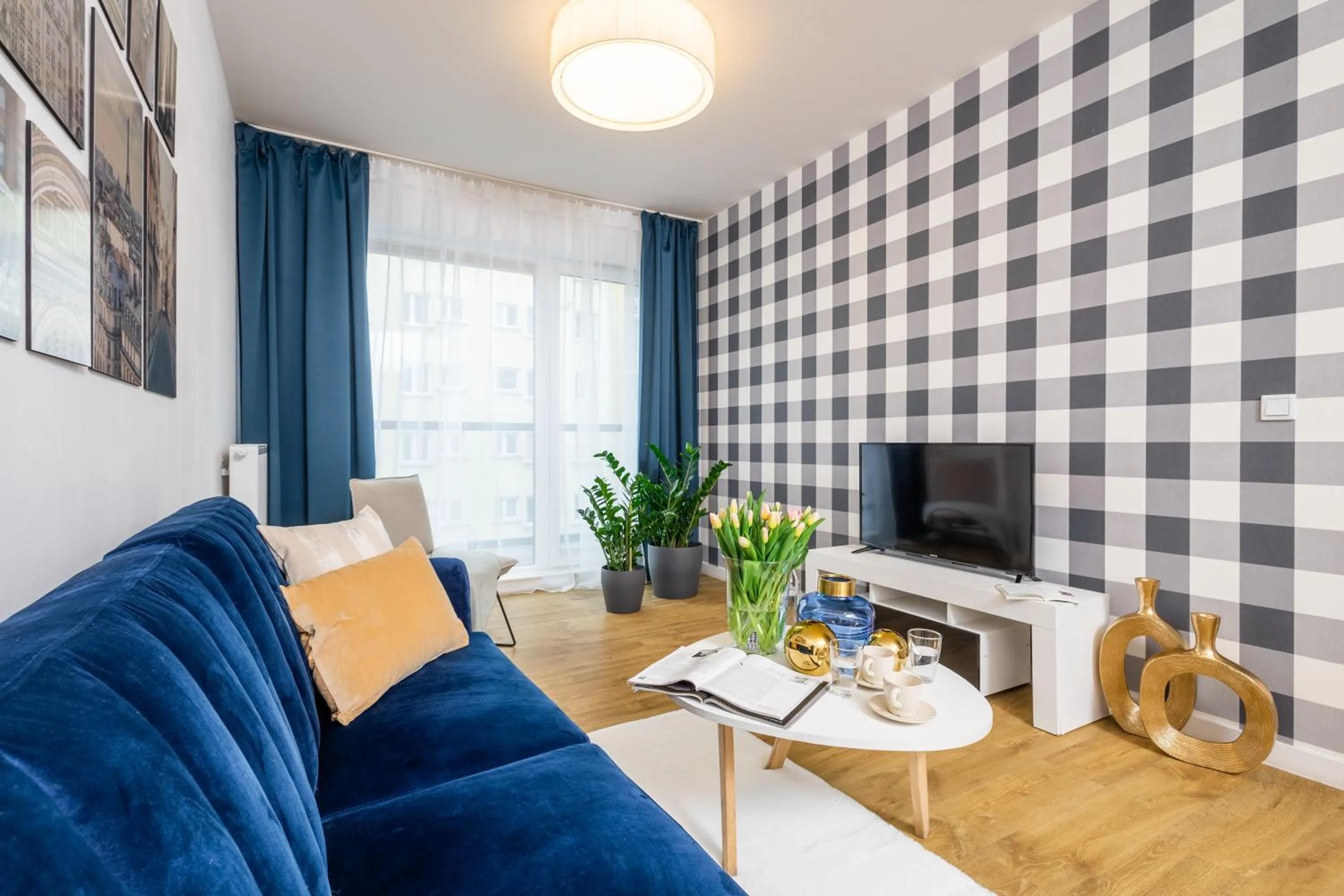 TV and multimedia in Apartment Dąbrowskiego by The Railway Station Wroclaw