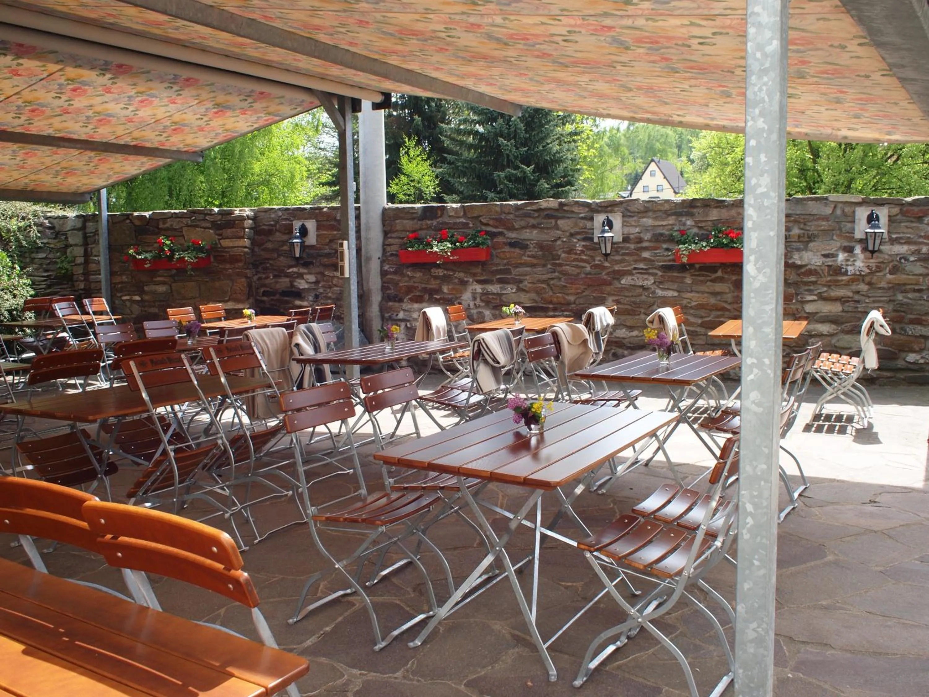 Balcony/Terrace in bei Zwillings Hotel & Restaurant