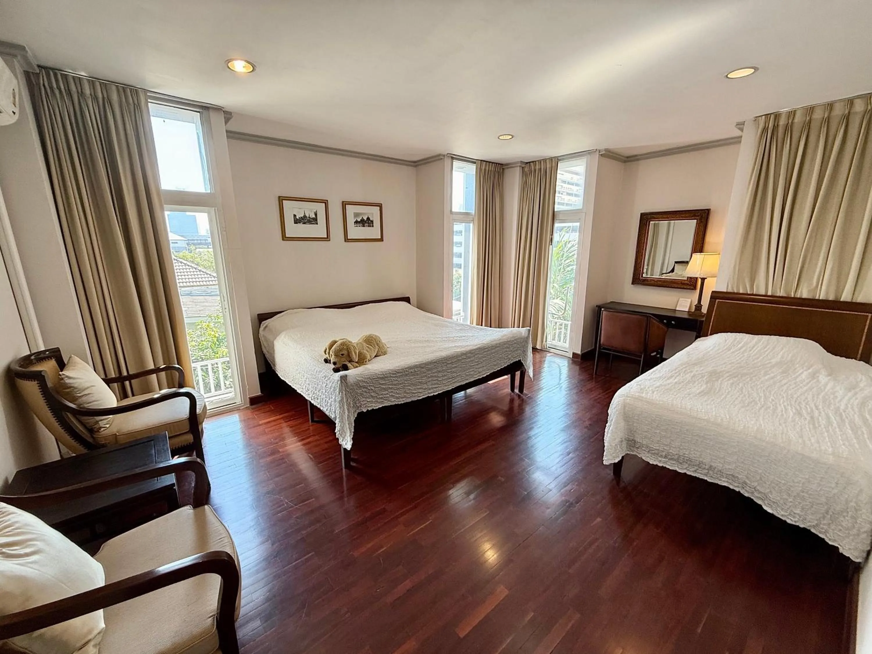 Two-Bedroom Apartment in Samsen Suites Spacious 2BR Contemporary Thai Style