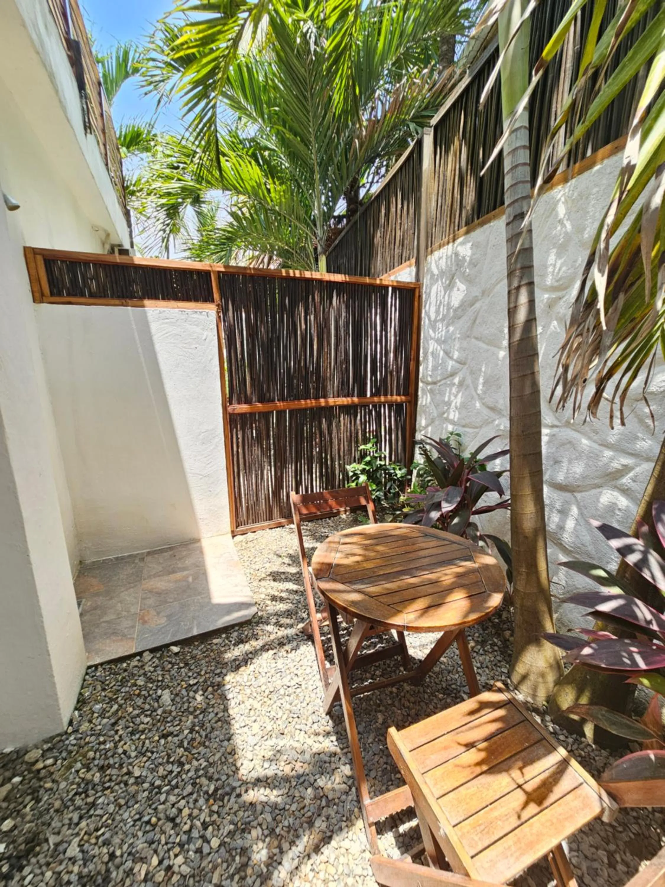Shower in Makao Beach Hotel