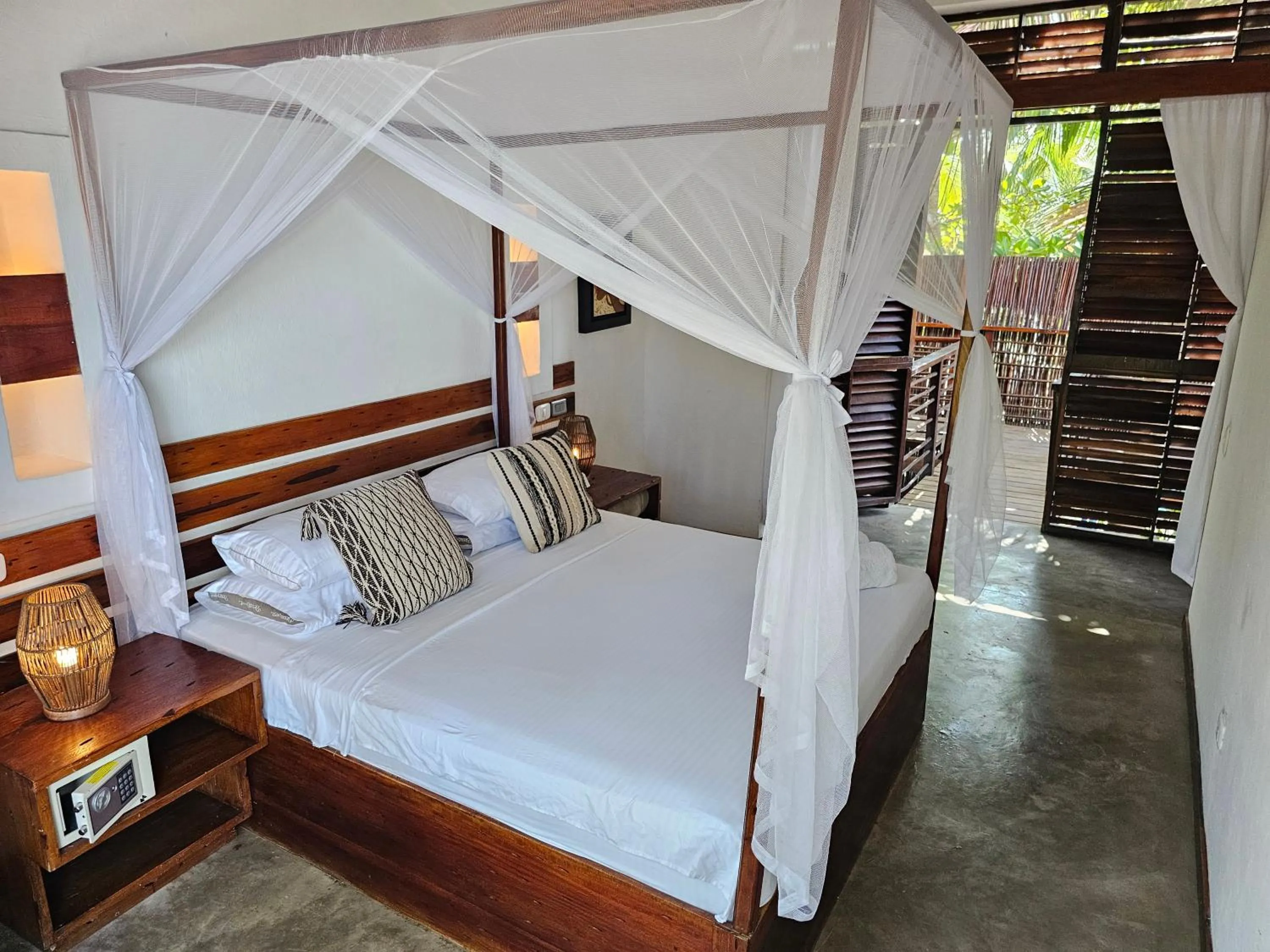 Bed in Makao Beach Hotel