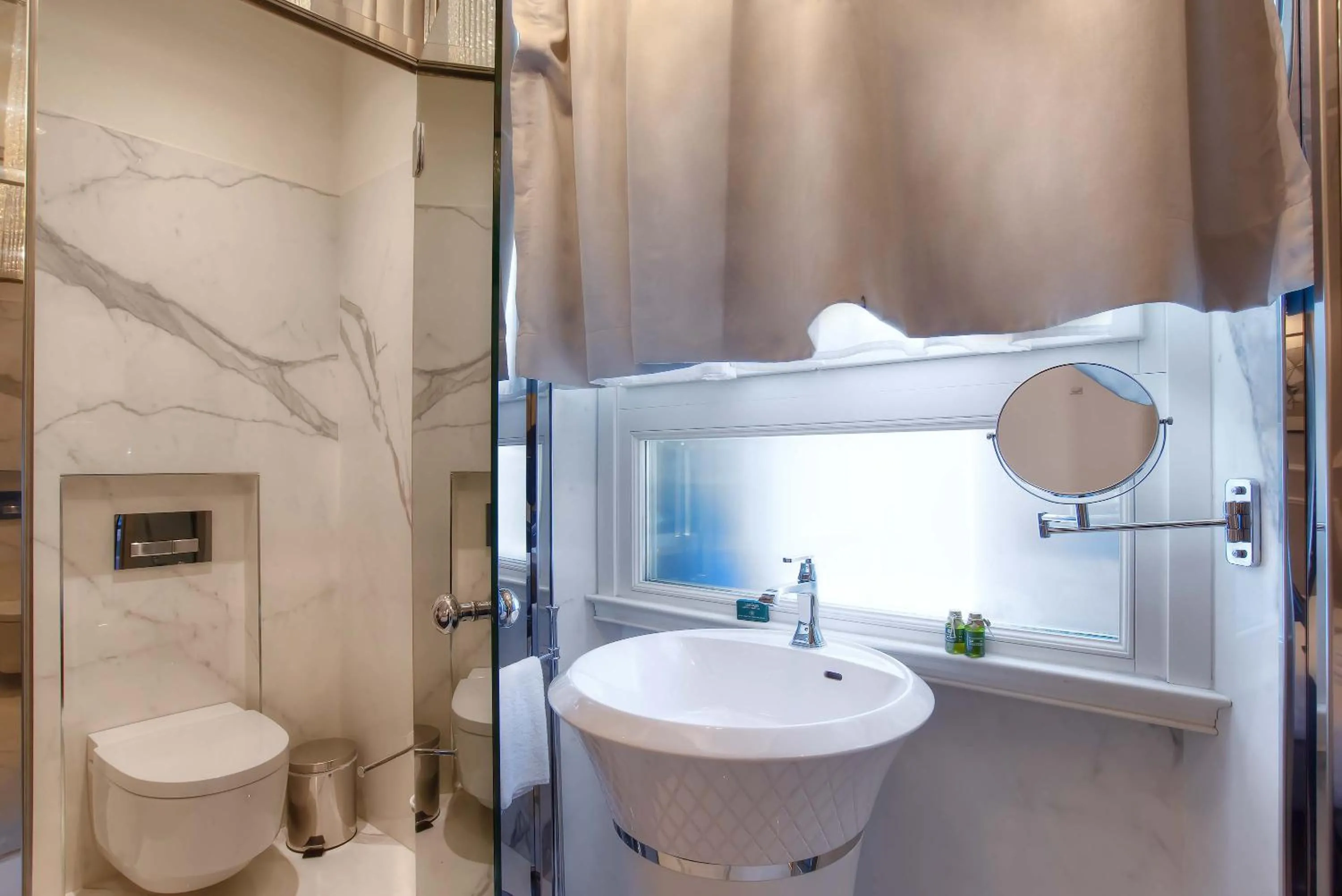 Bathroom in Florence Luxury Guest House