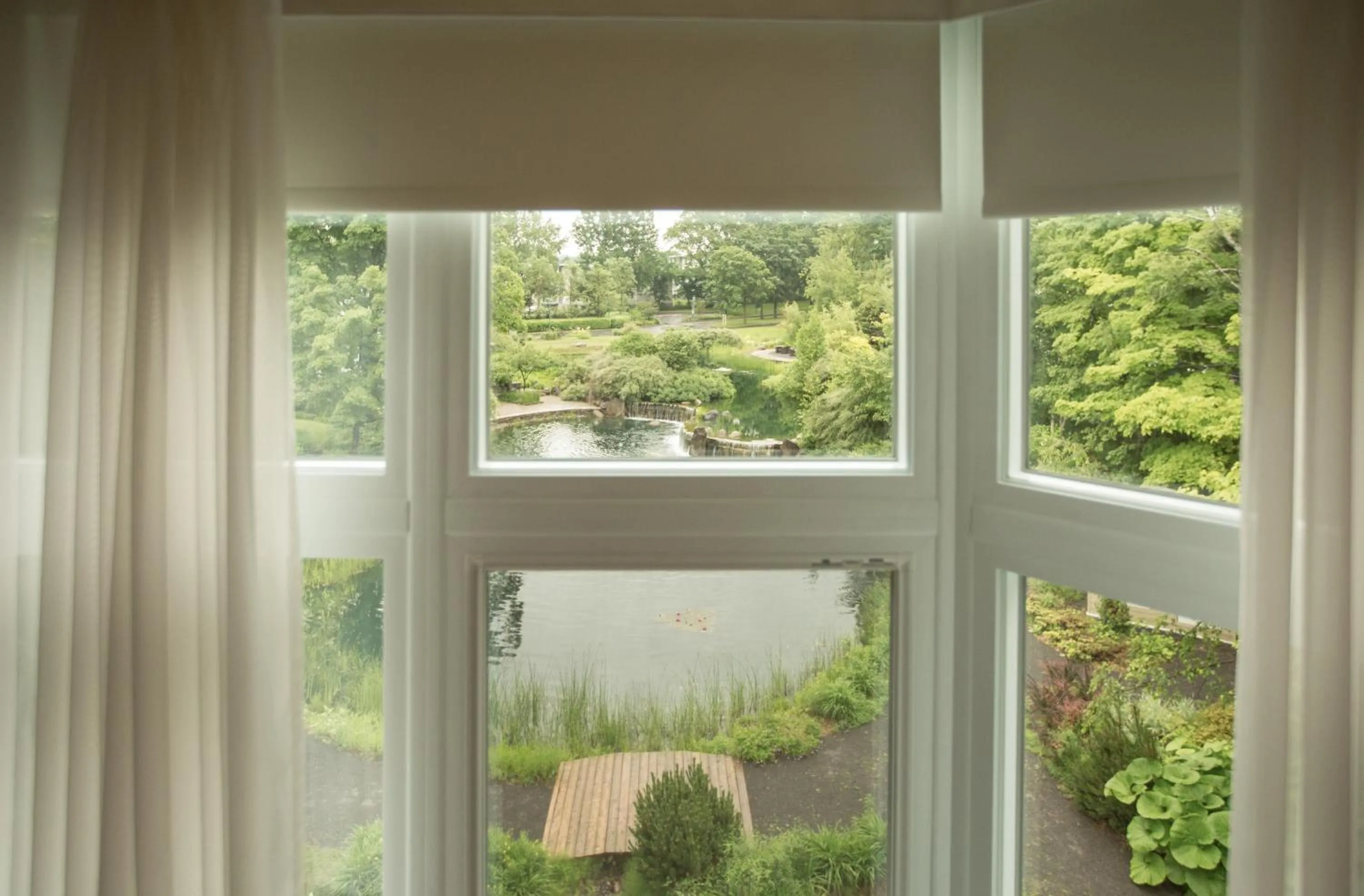 Lake view in Hôtel Le Bonne Entente