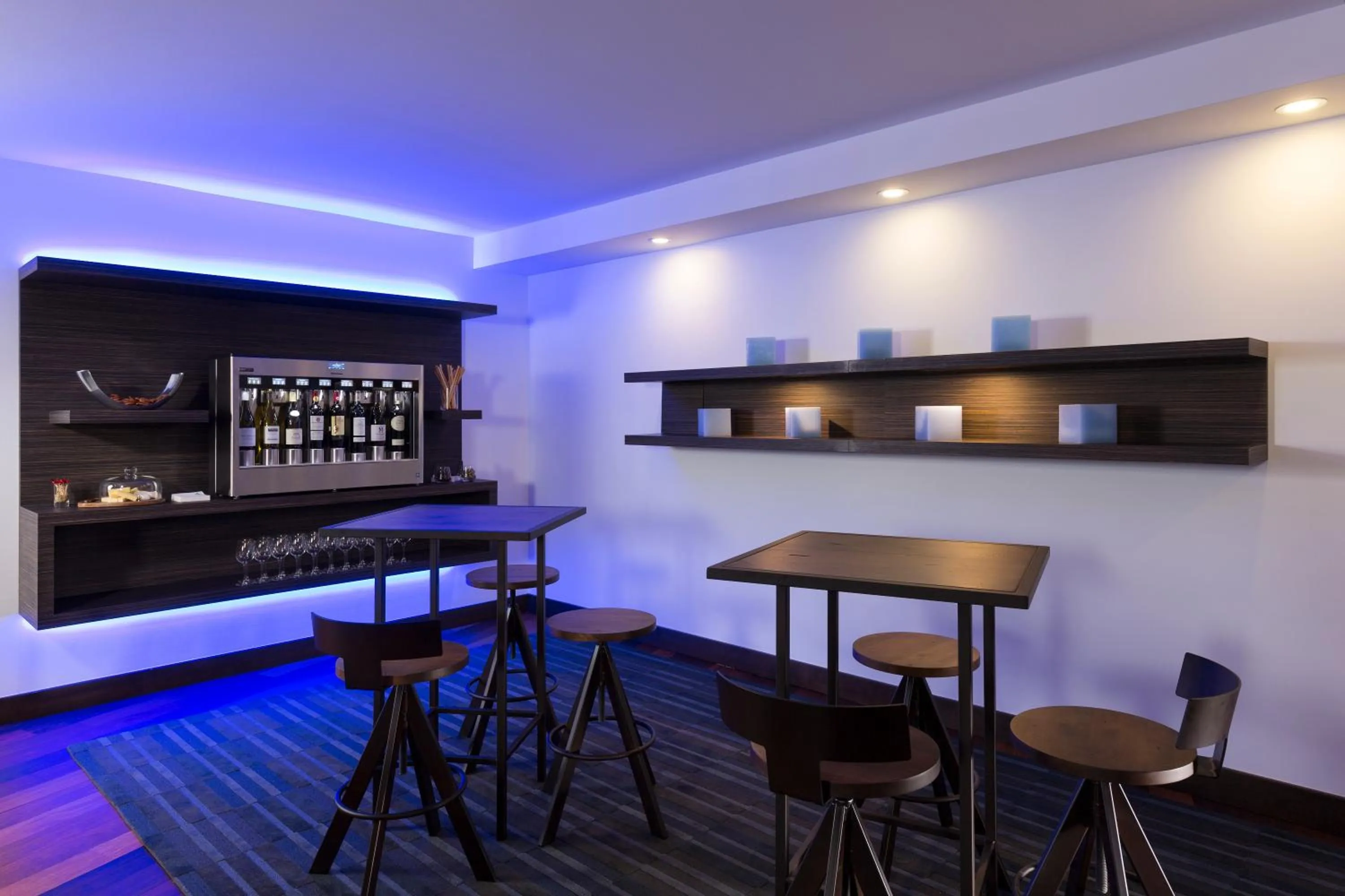 Lounge or bar in Hôtel Le Bonne Entente