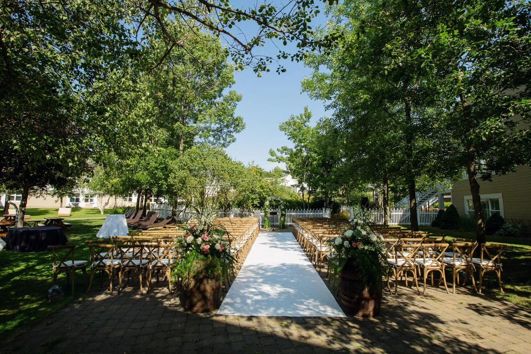 Patio in Hôtel Le Bonne Entente