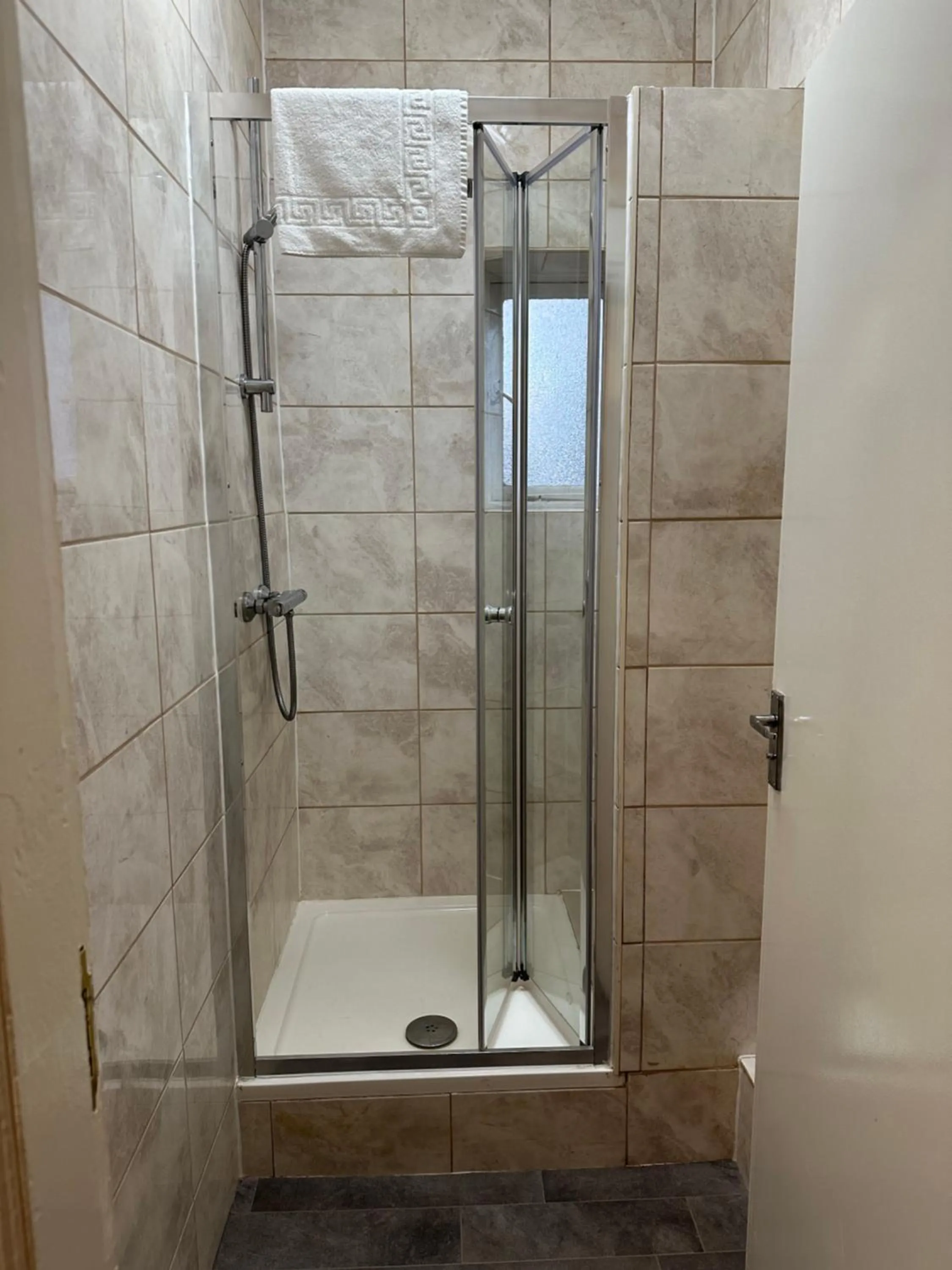 Shower in NormanHurst Hotel