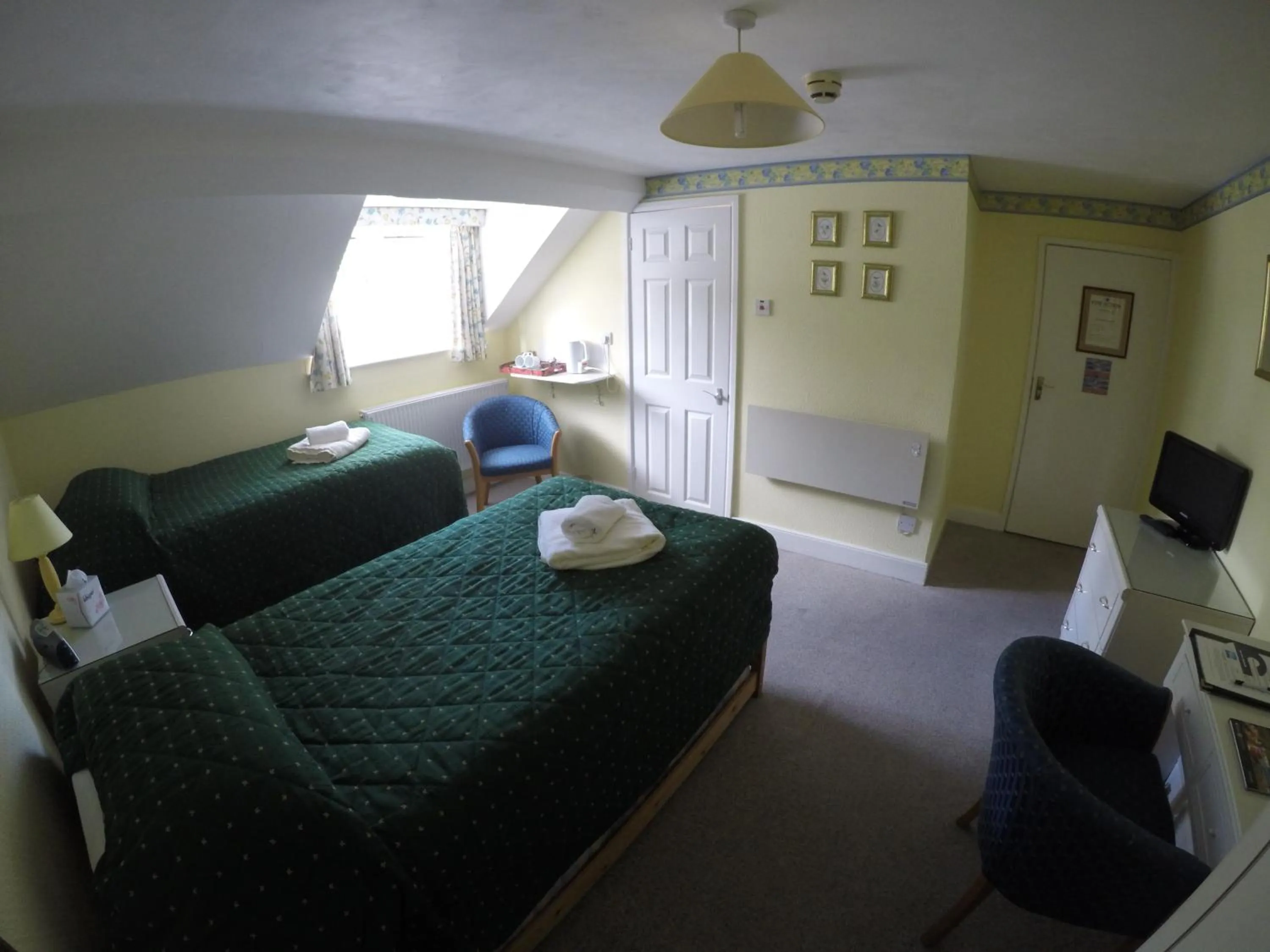 Bed in Yarn Market Hotel