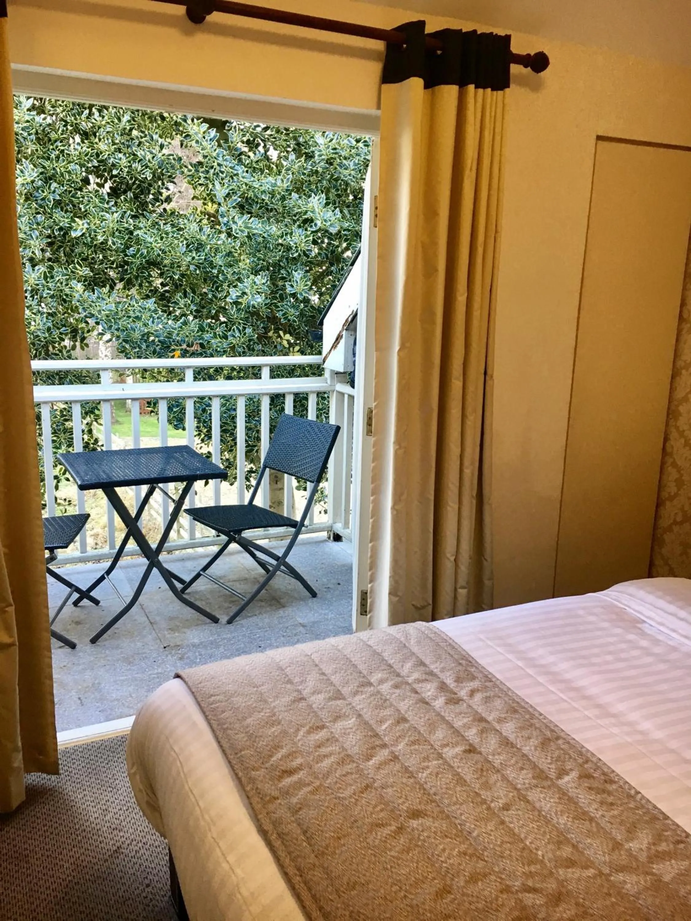 Balcony/Terrace, Bed in Normanton Park Hotel, Sure Hotel Collection by Best Western