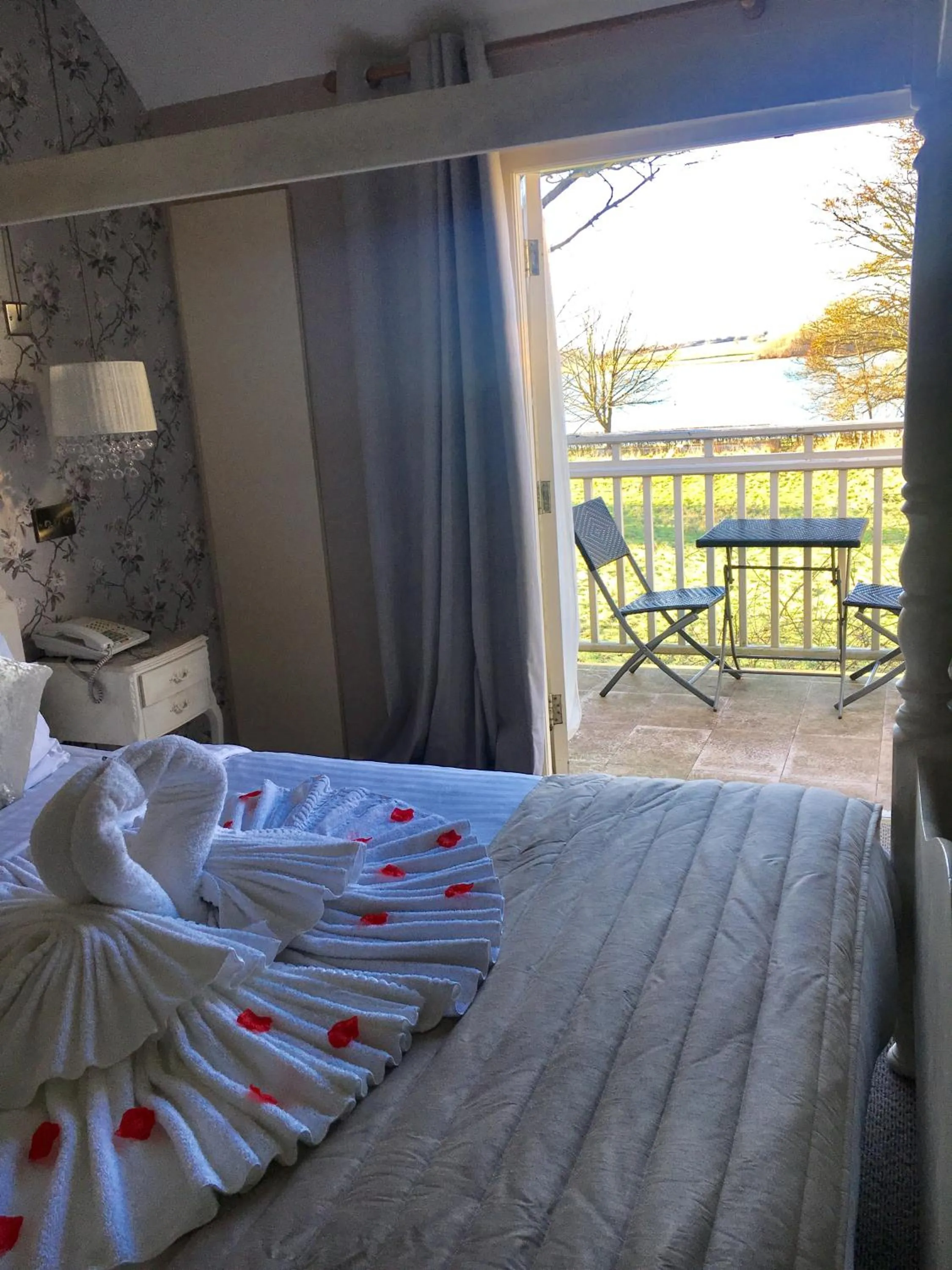 Balcony/Terrace, Bed in Normanton Park Hotel, Sure Hotel Collection by Best Western