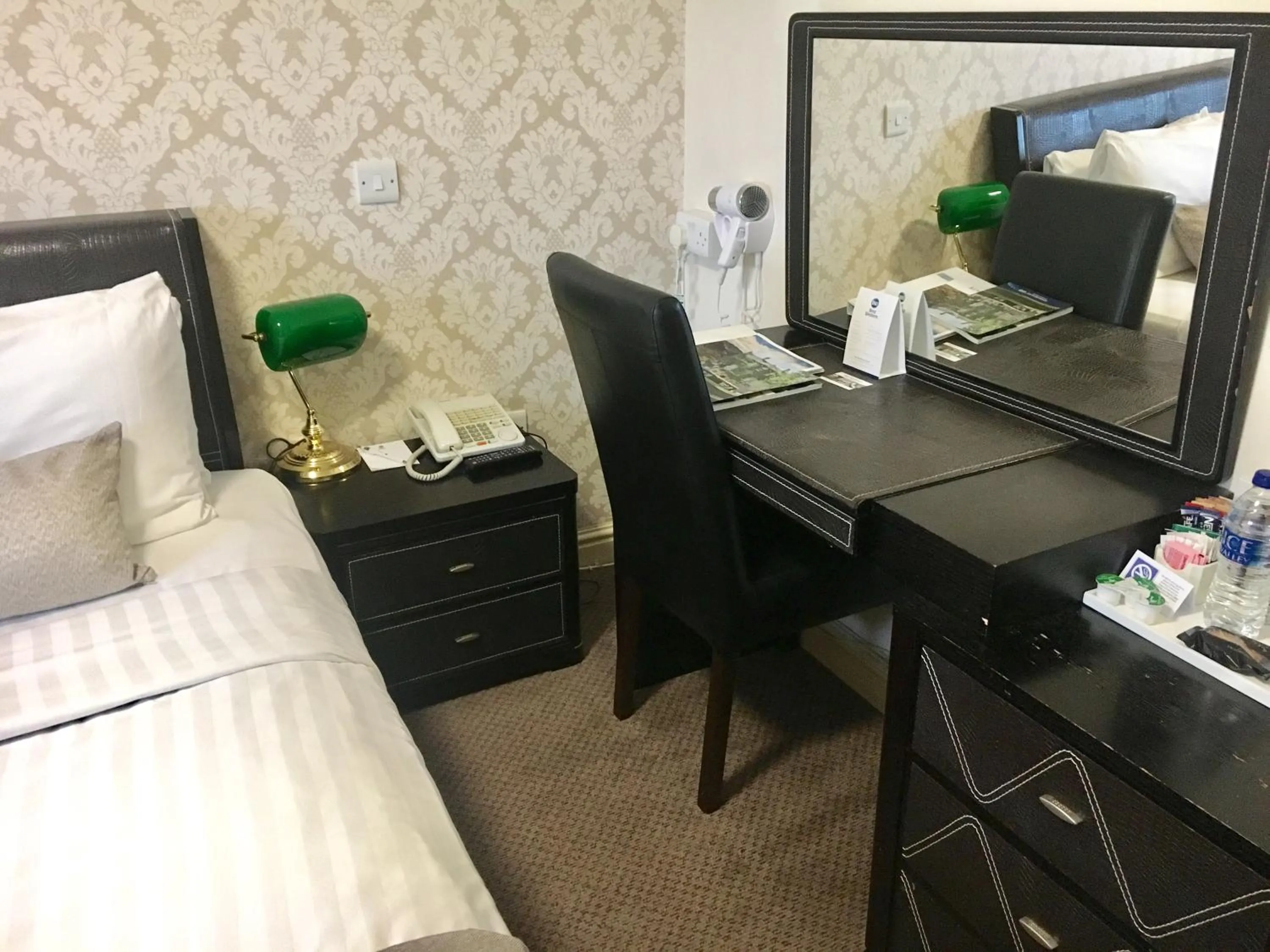 Bed in Normanton Park Hotel, Sure Hotel Collection by Best Western