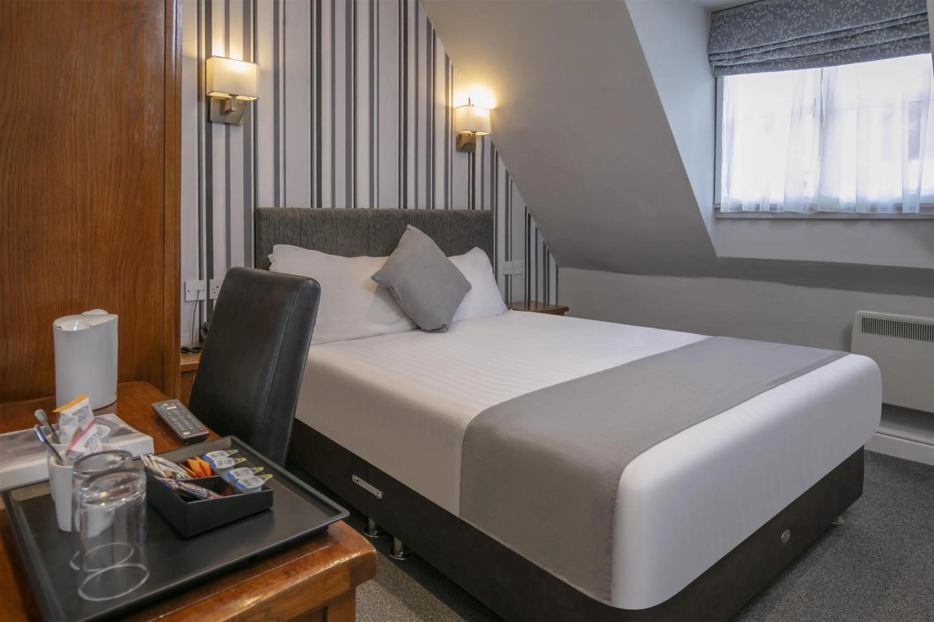 Bedroom, Bed in Normanton Park Hotel, Sure Hotel Collection by Best Western