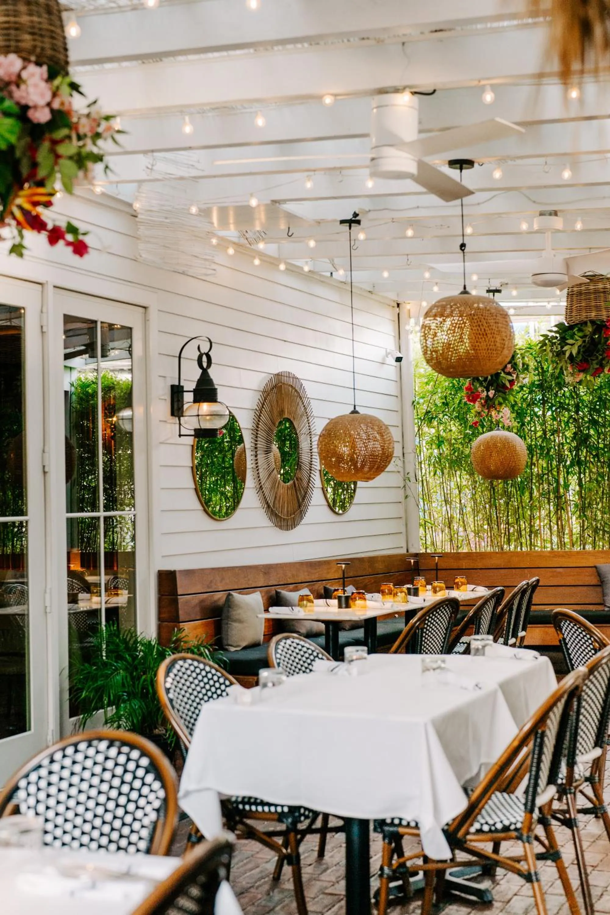 Restaurant/places to eat in American Beech Hotel