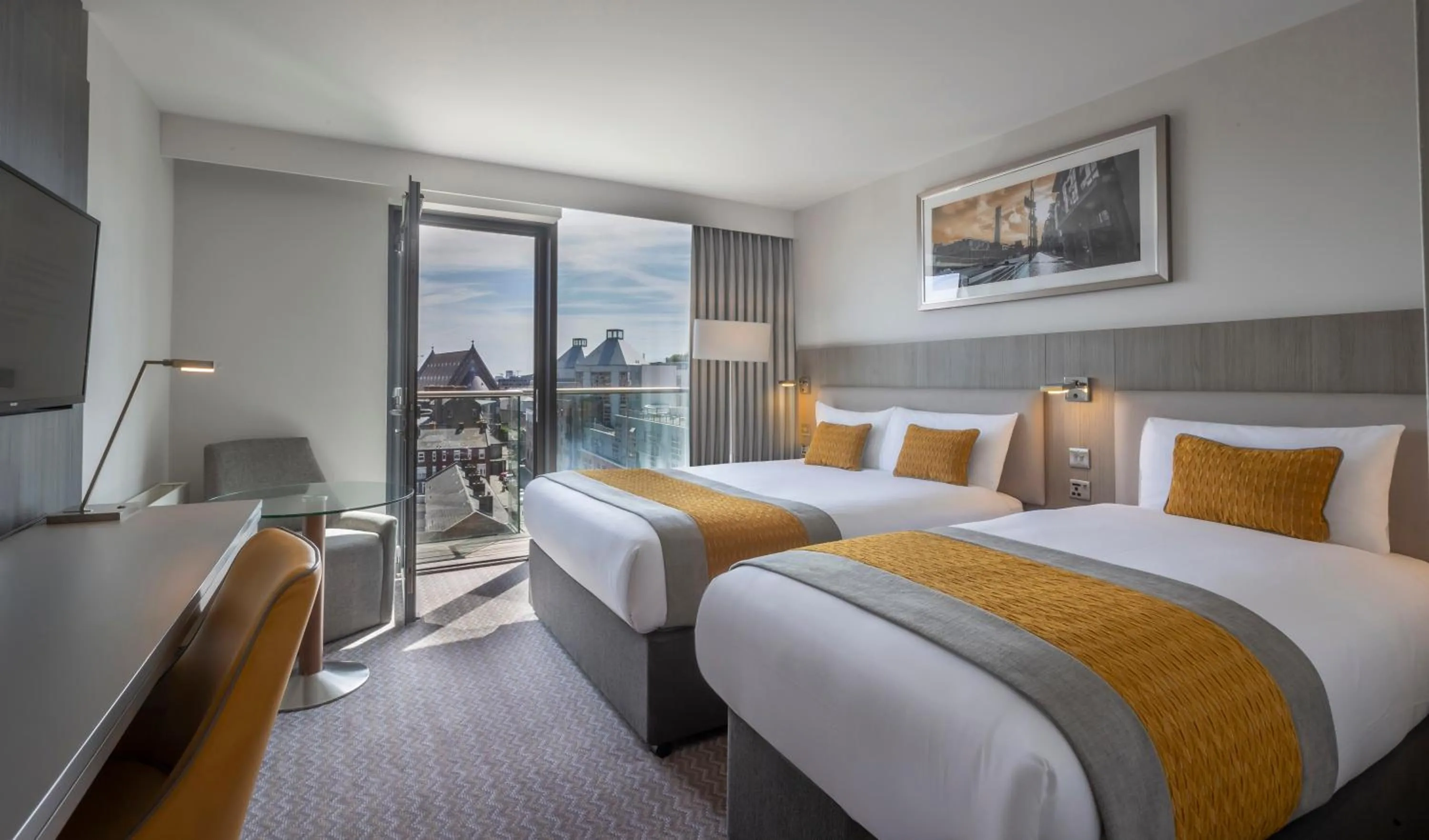 Bedroom, Bed in Maldron Hotel Smithfield Dublin City