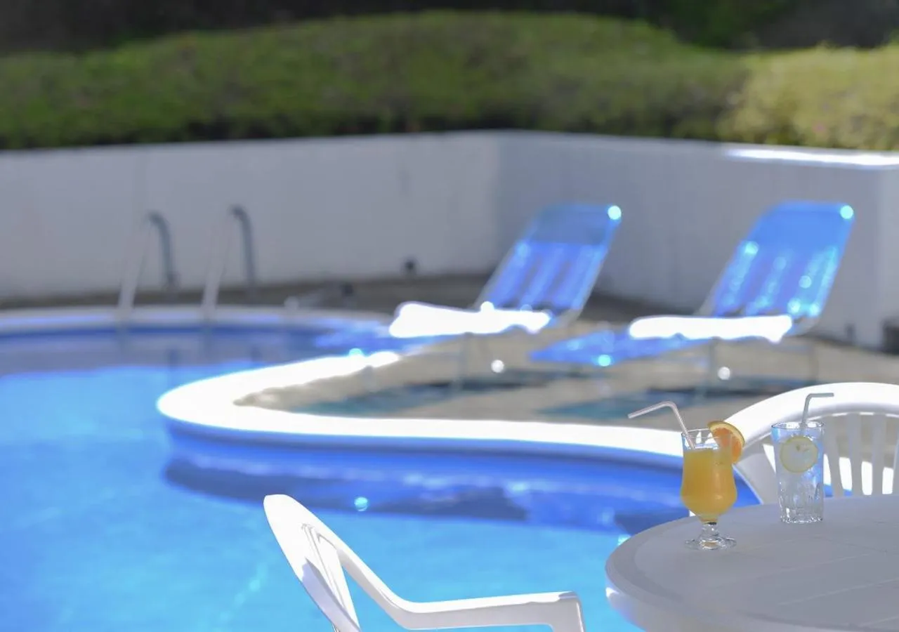 Swimming pool in Le Nessa Akazawa