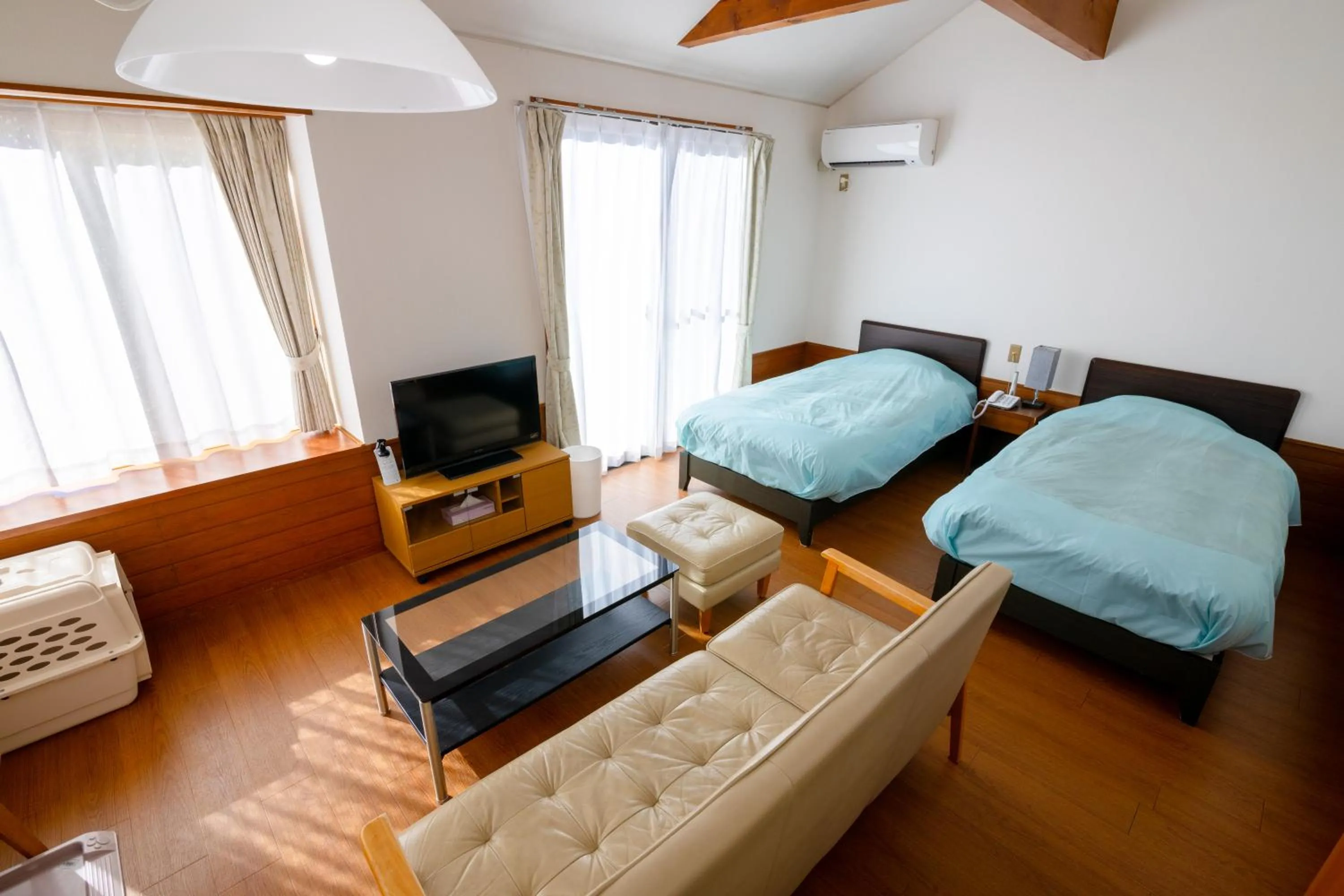 Photo of the whole room, Bed in Le Nessa Akazawa