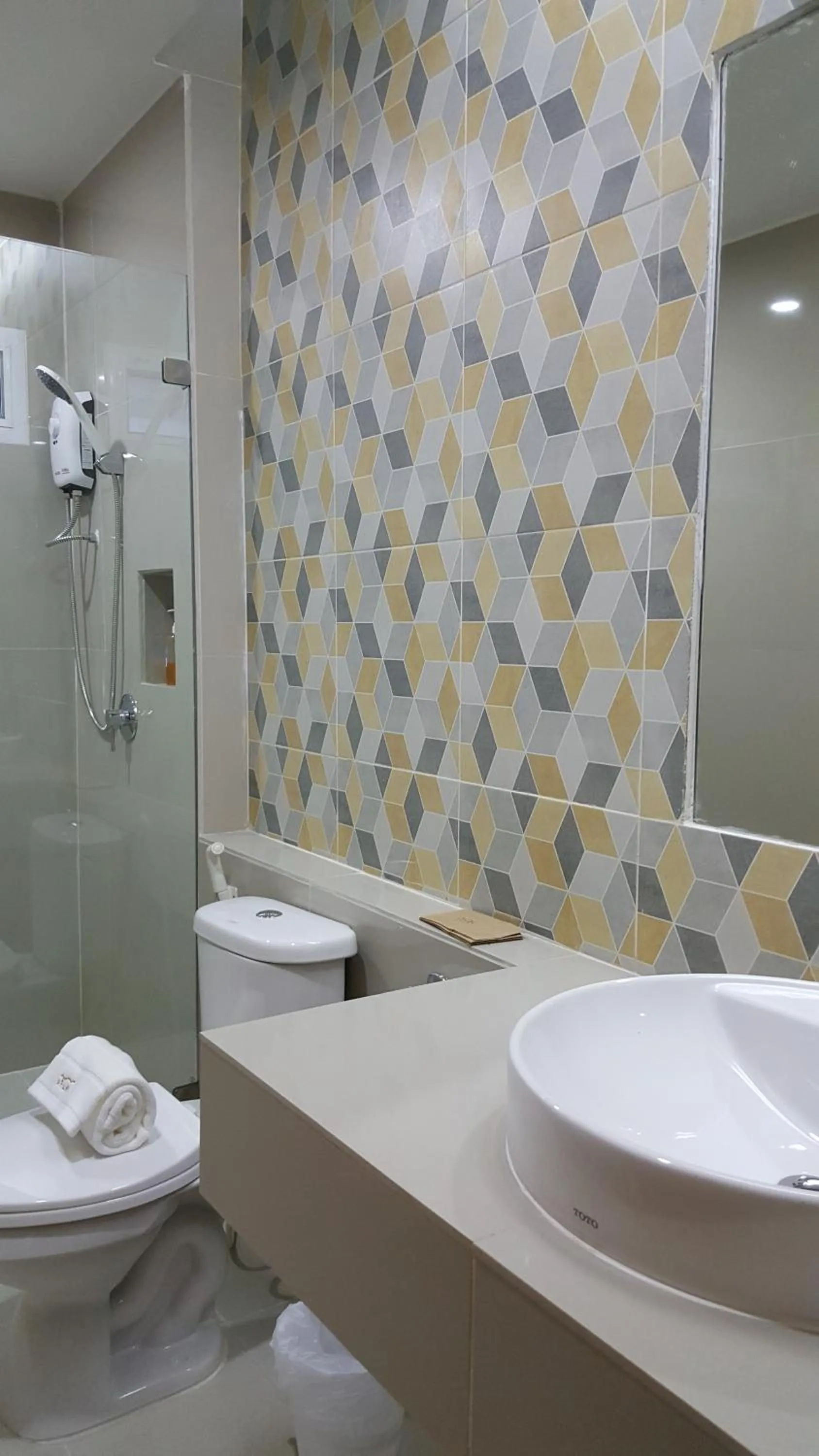 Shower in Narinfah Resort