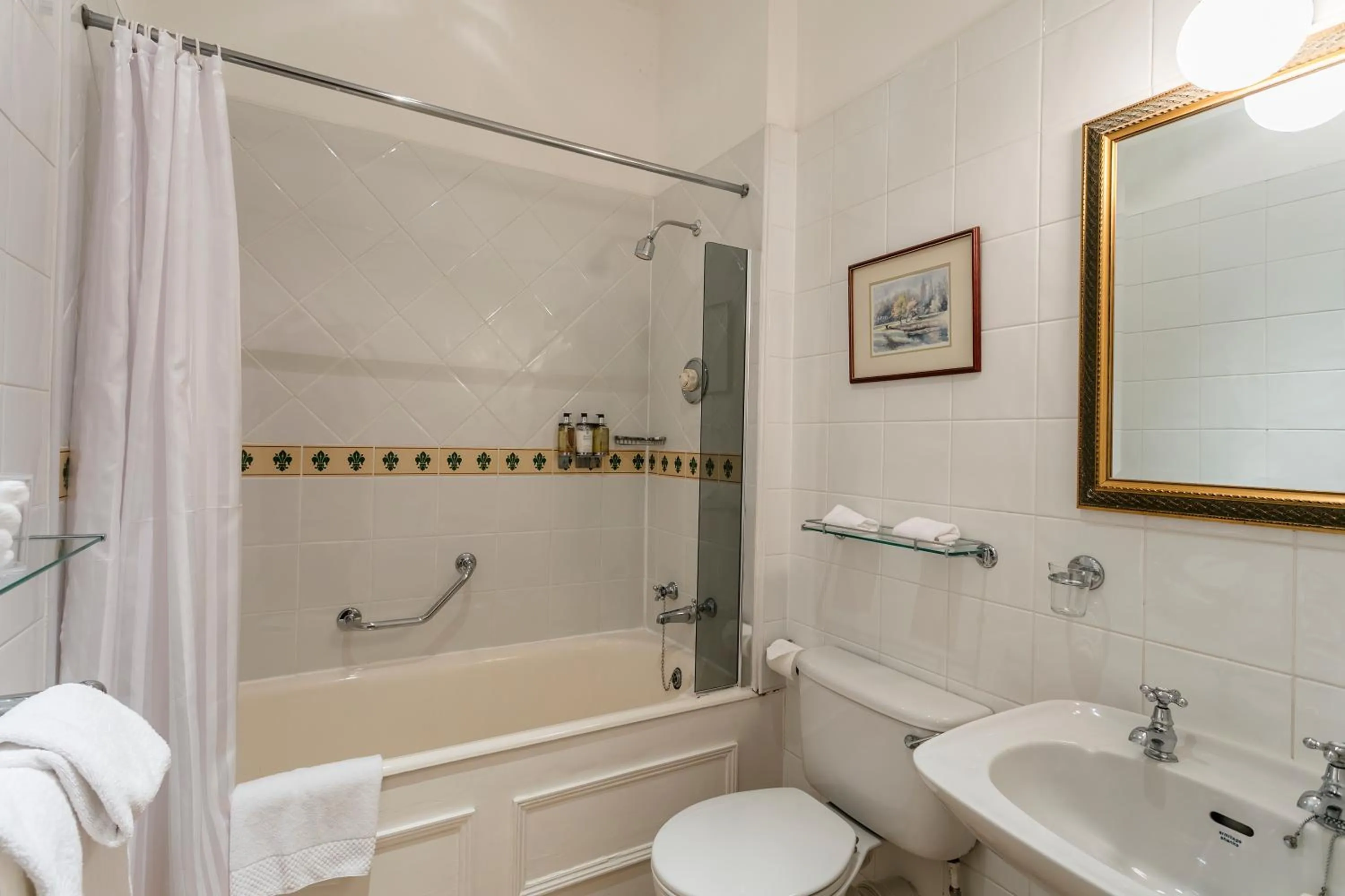 Bathroom in Dalhousie Castle Hotel