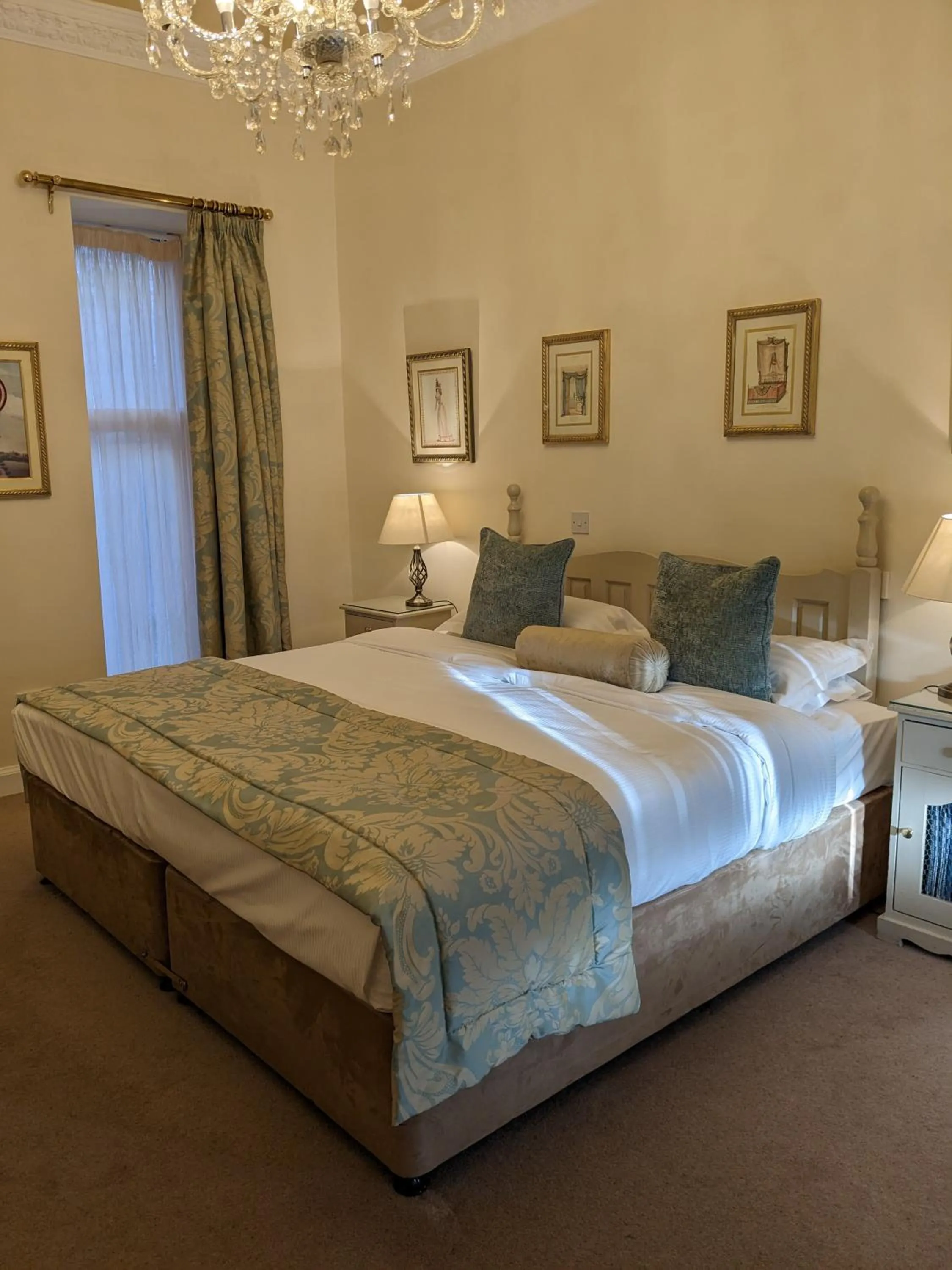 Bedroom, Bed in Dalhousie Castle Hotel