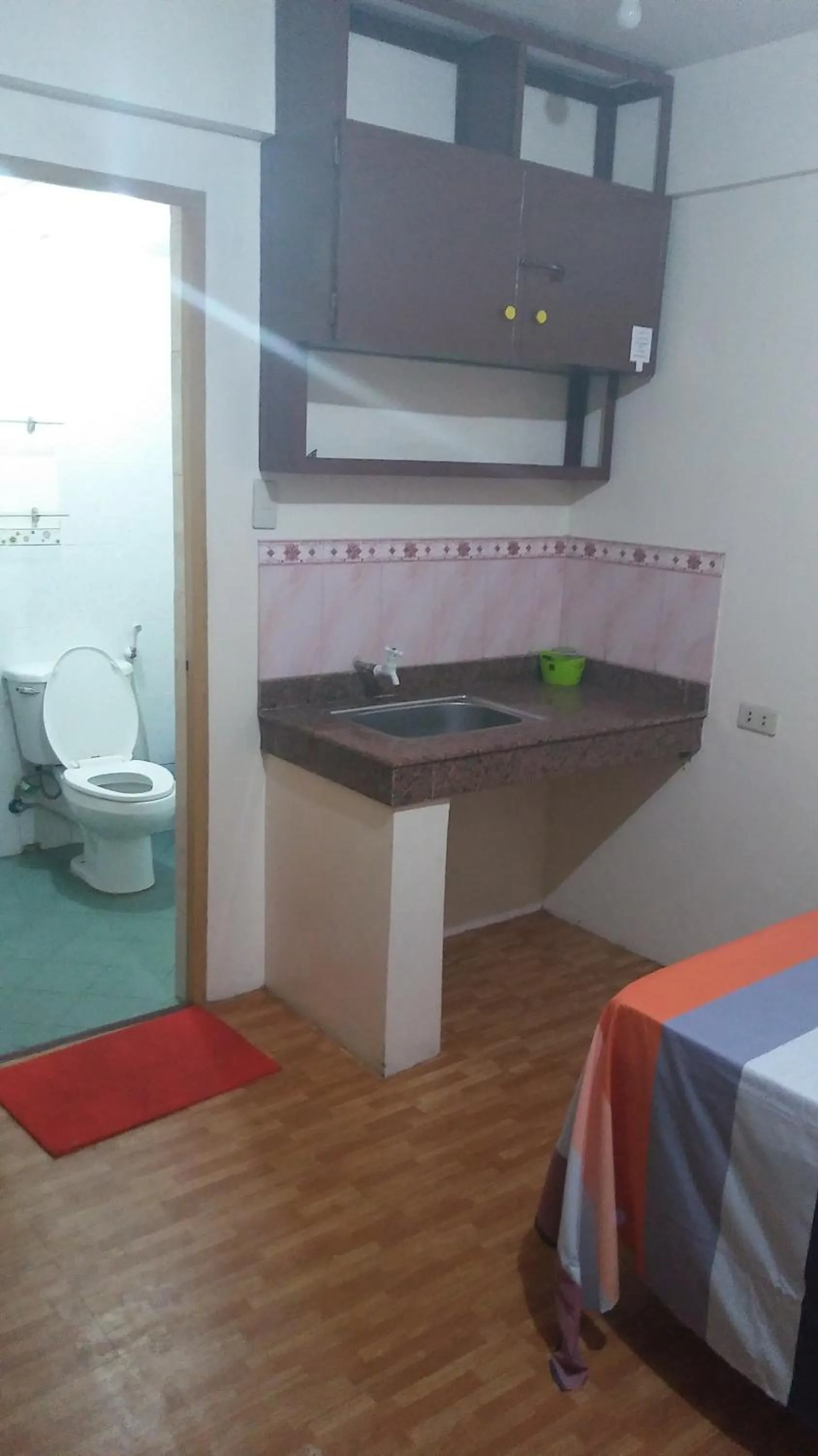 Budget Studio Unit in Makati