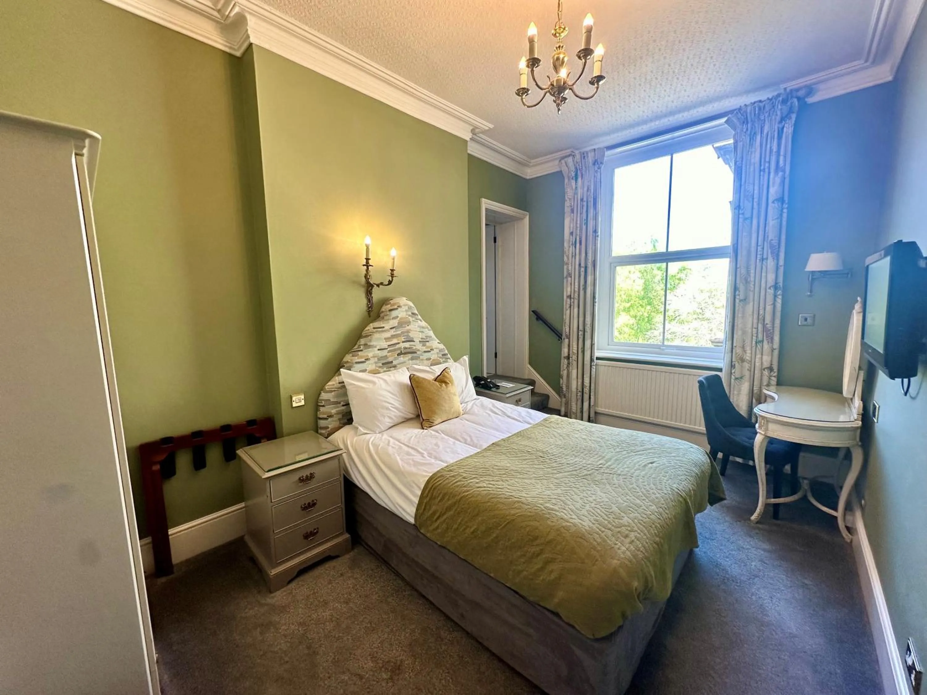 Bedroom, Bed in The Spa Hotel