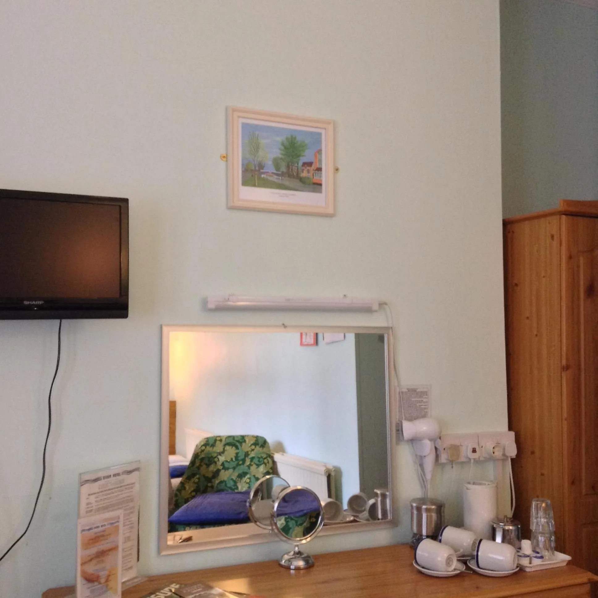 Coffee/tea facilities in River Hotel