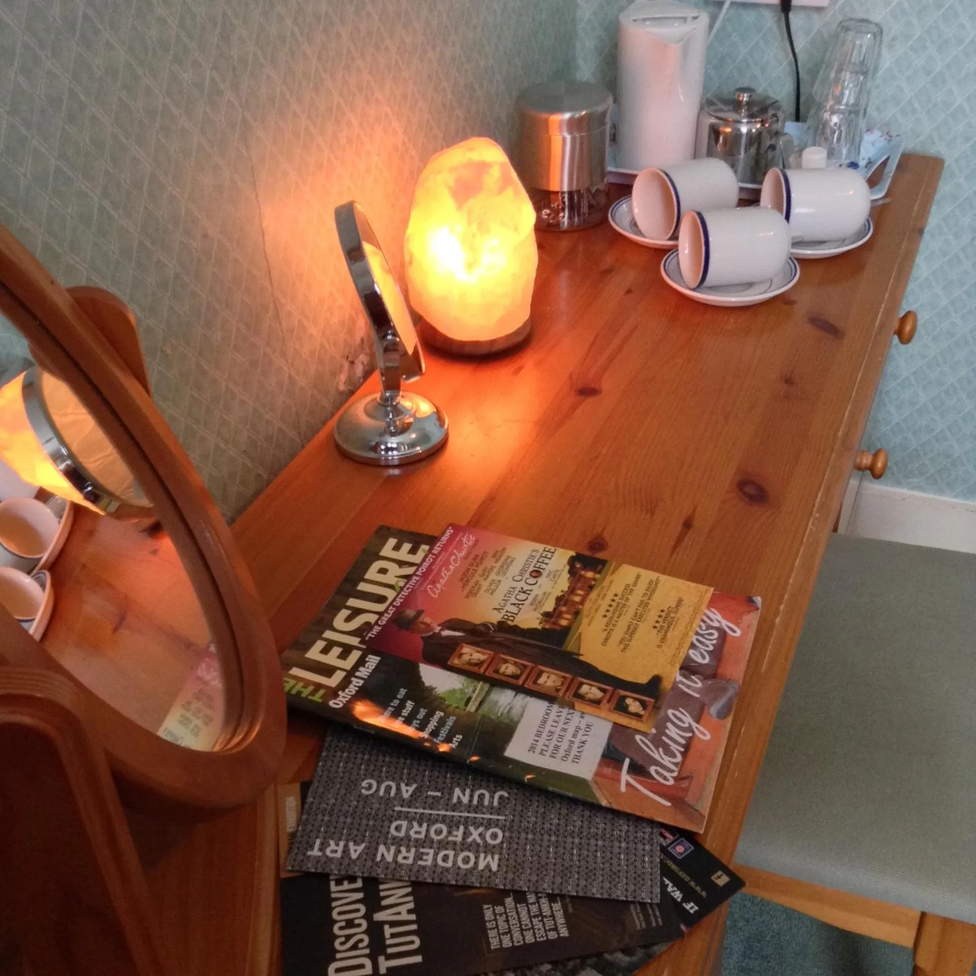 Coffee/tea facilities in River Hotel