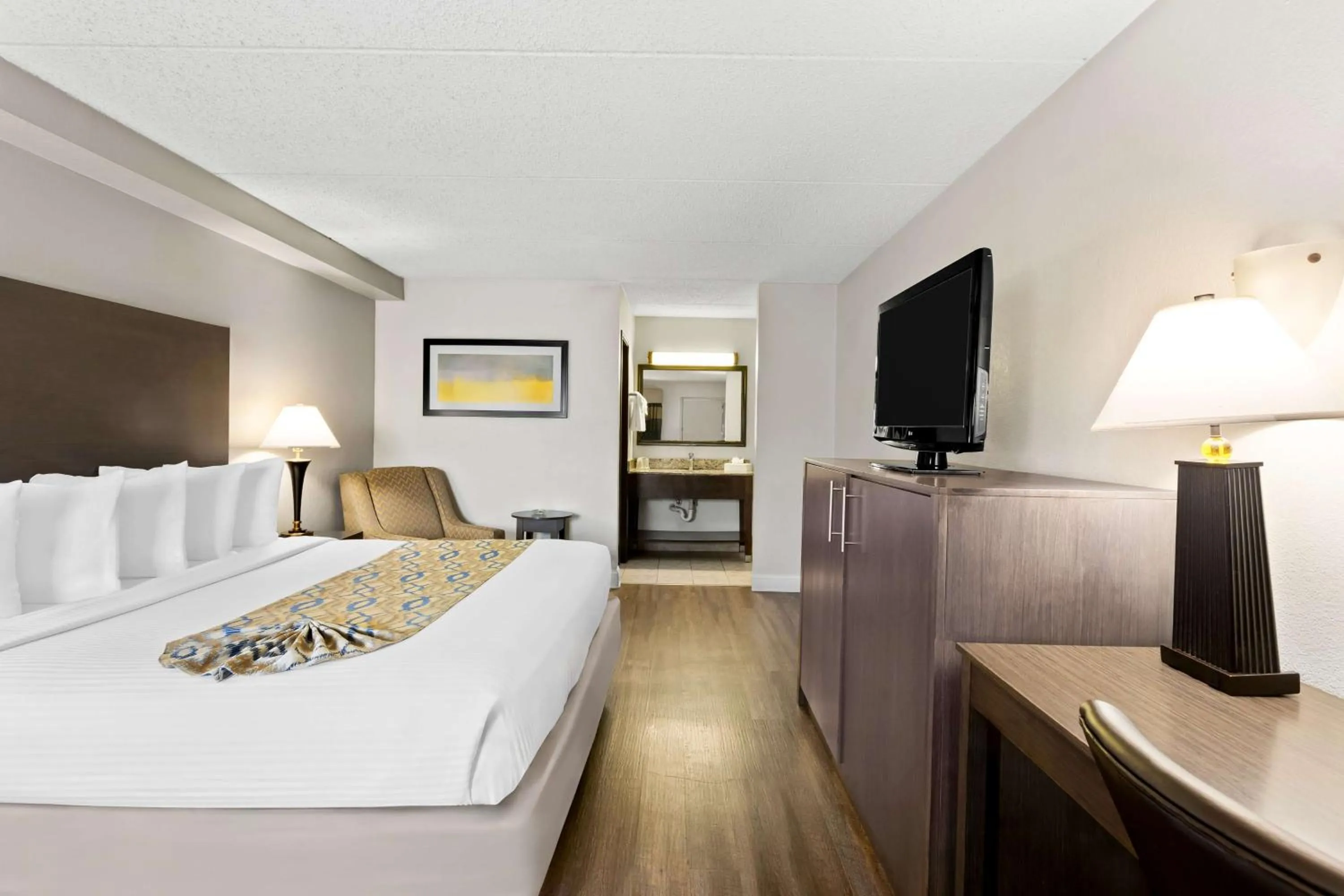 Bedroom, Bed in Best Western Naperville Inn