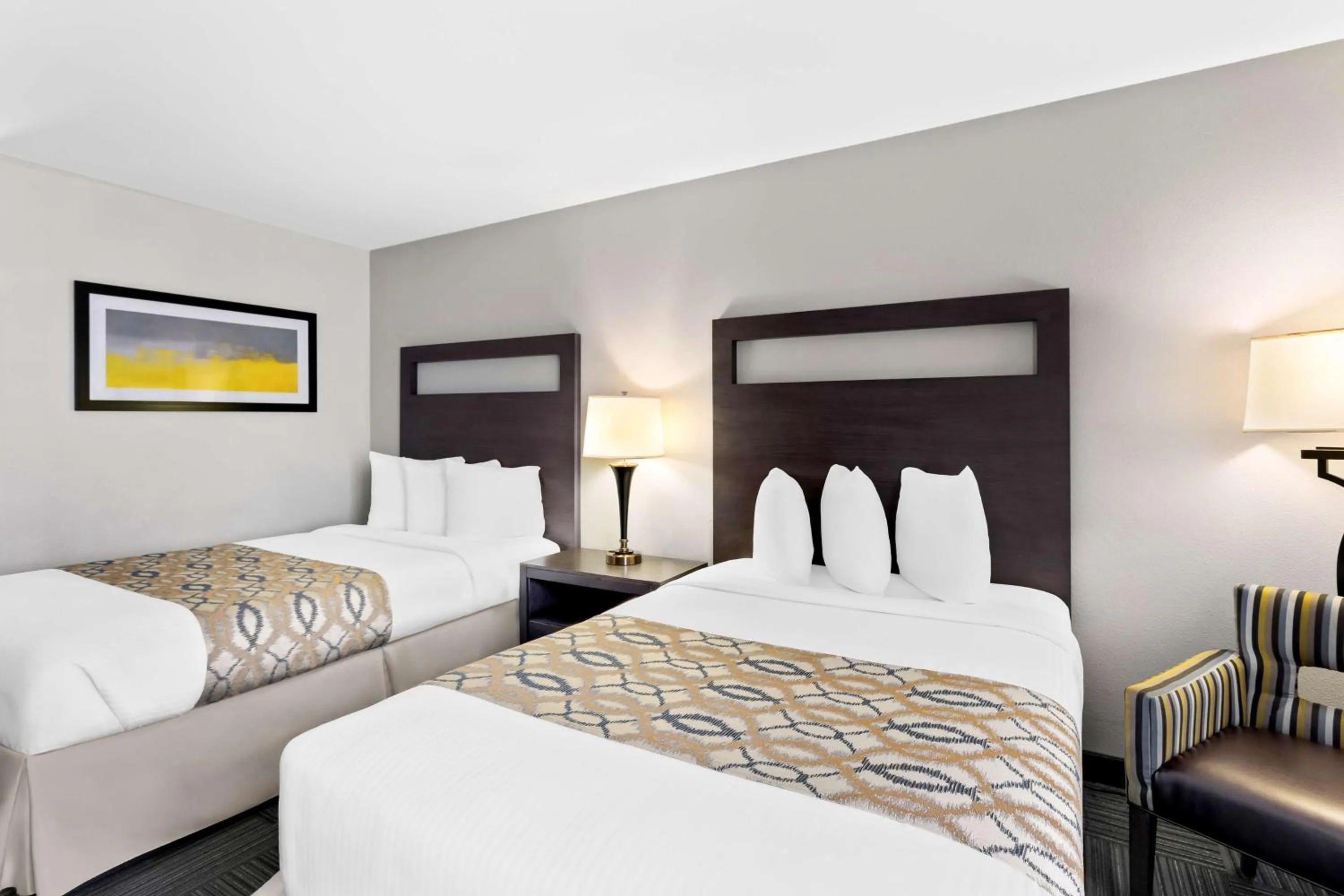 Bedroom, Bed in Best Western Naperville Inn