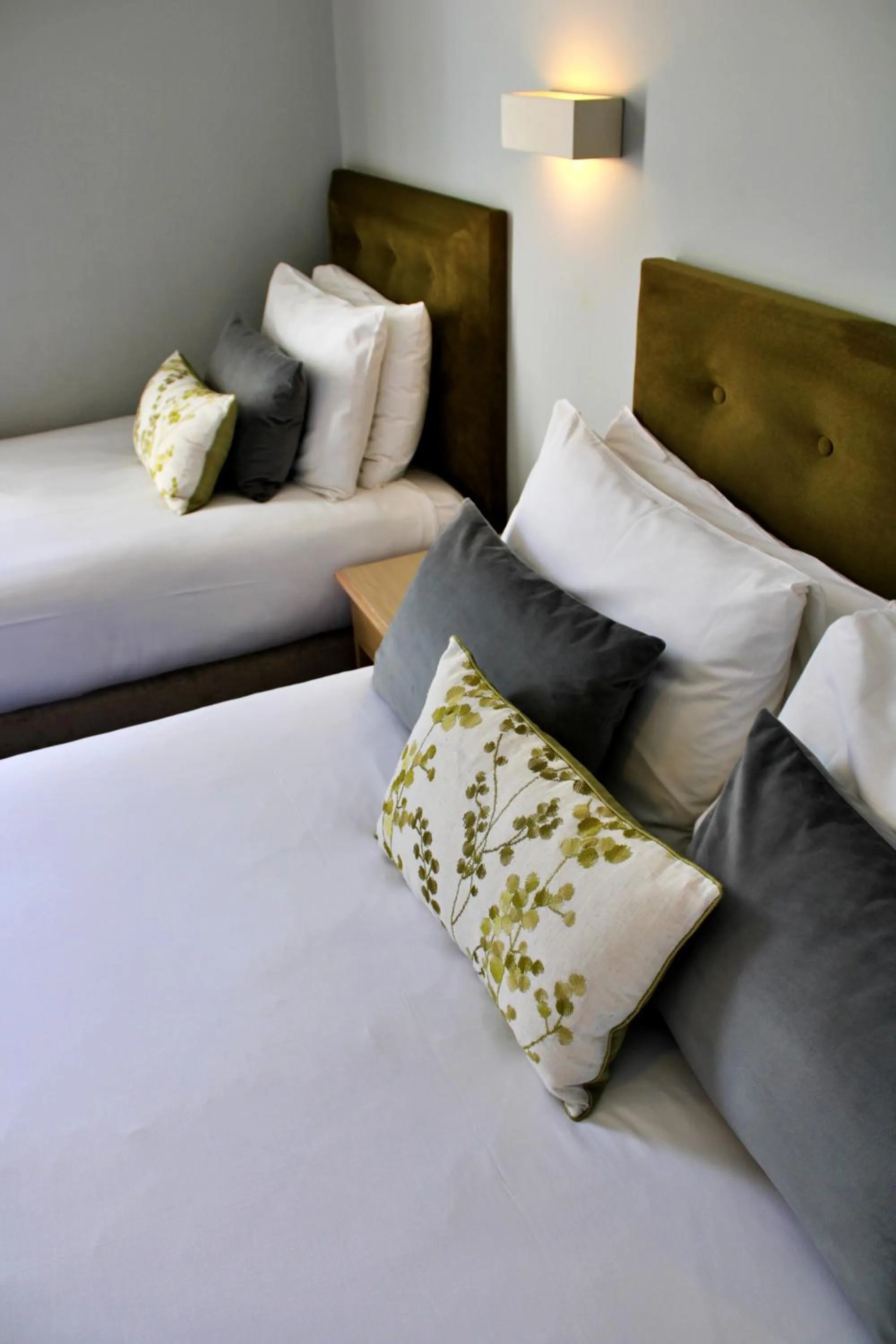 Bed in Victoria Square Hotel Clifton Village