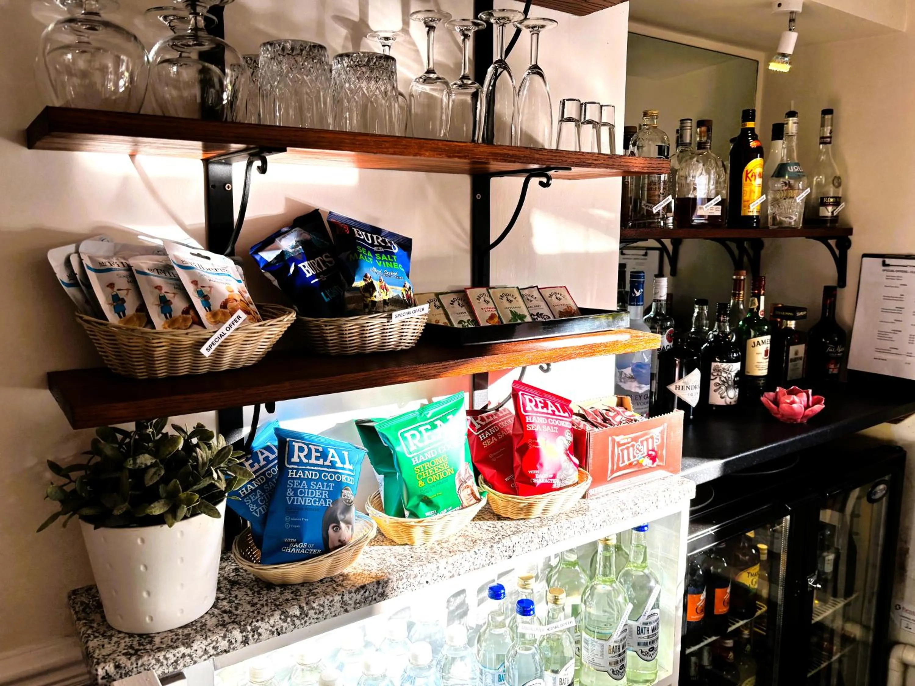 Restaurant/places to eat in Victoria Square Hotel Clifton Village