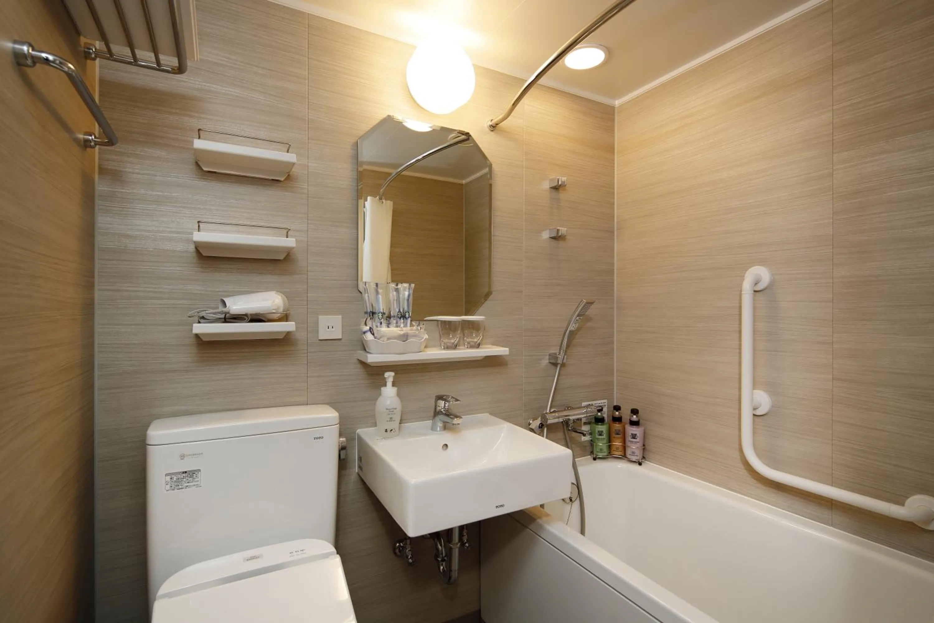 Toilet in Hotel Monterey Himeji