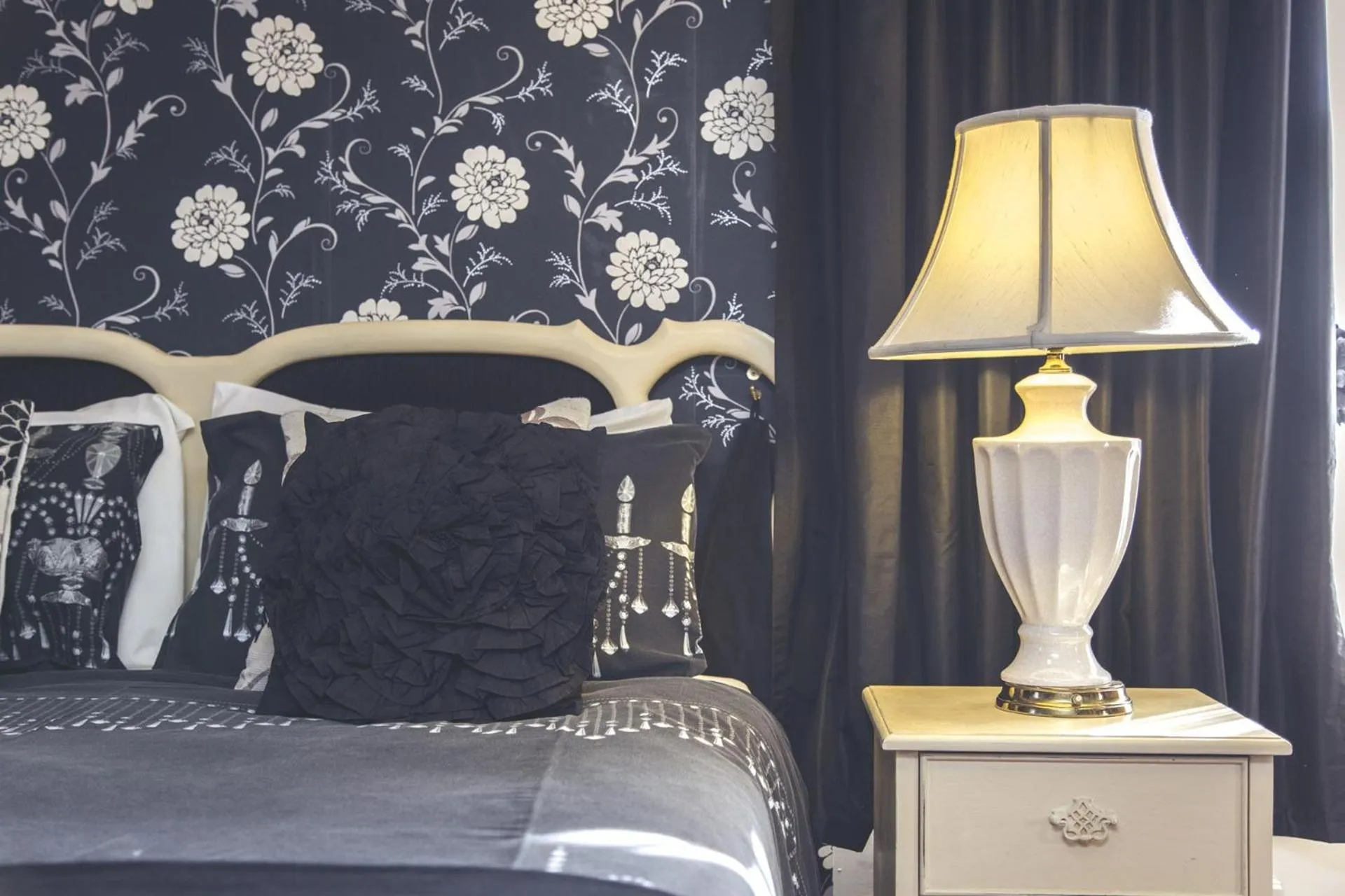 Bed in The Bell Hotel