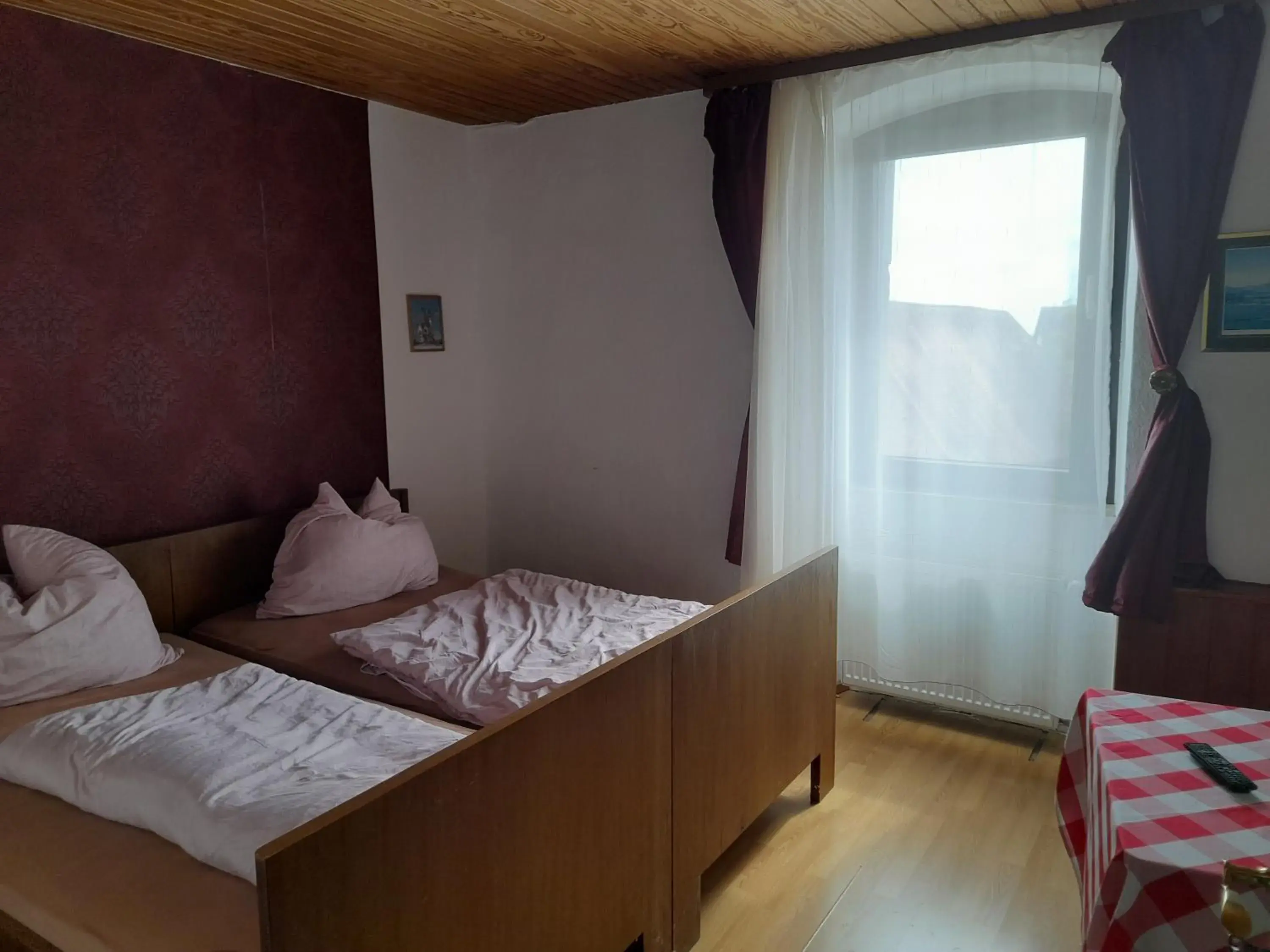 Double Room with Shared Bathroom in Gasthaus Zur Rose Double Room with Shared Bathroom in Gasthaus Zur Rose
