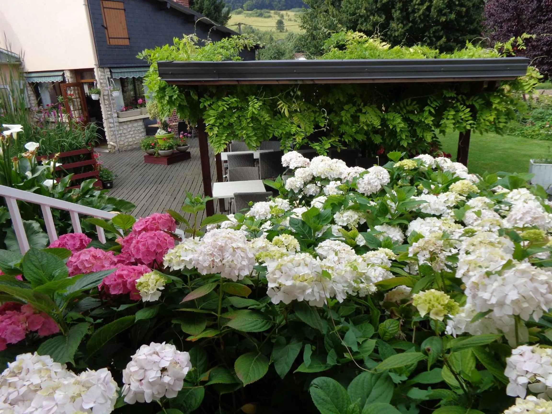 Property building in Logis Hôtel Restaurant L'Unique