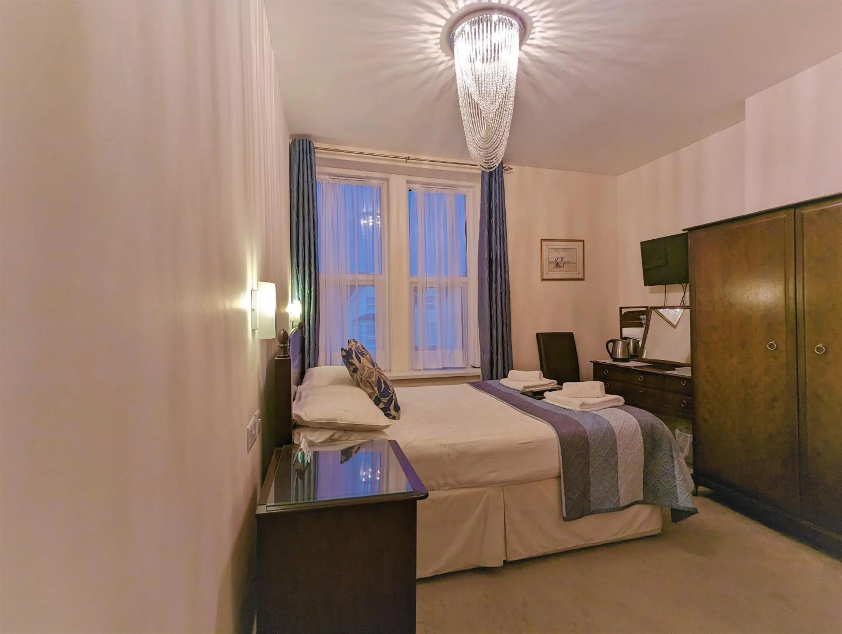 Bedroom, Bed in The Senarth Guesthouse - Seaside Guesthouse with Breakfast & Free Parking