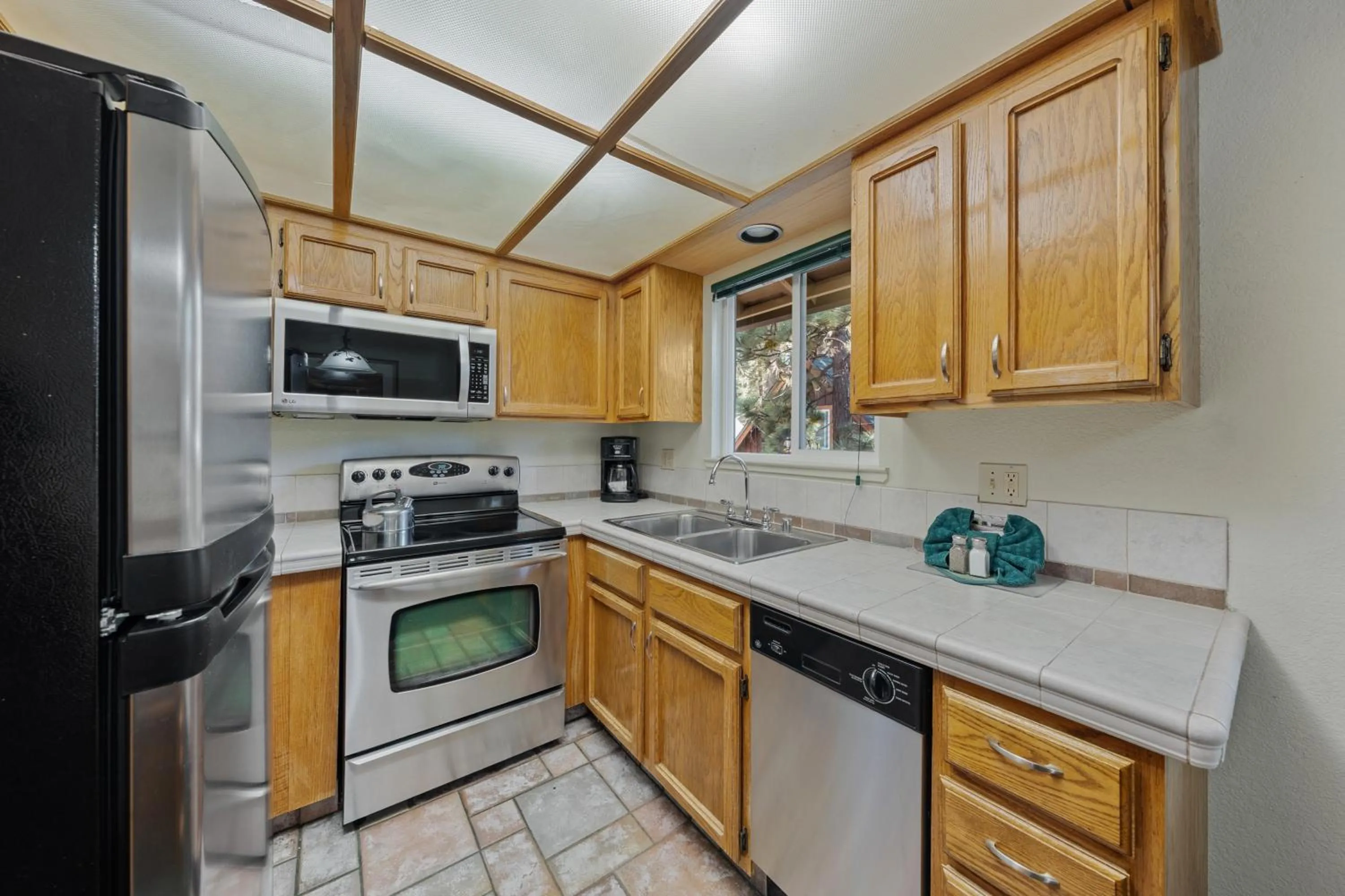 Kitchen or kitchenette in The Lodge at Lake Tahoe