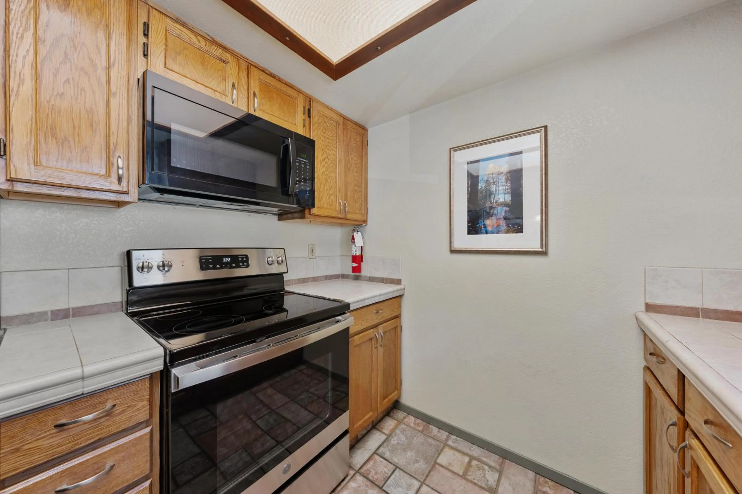 Kitchen or kitchenette in The Lodge at Lake Tahoe