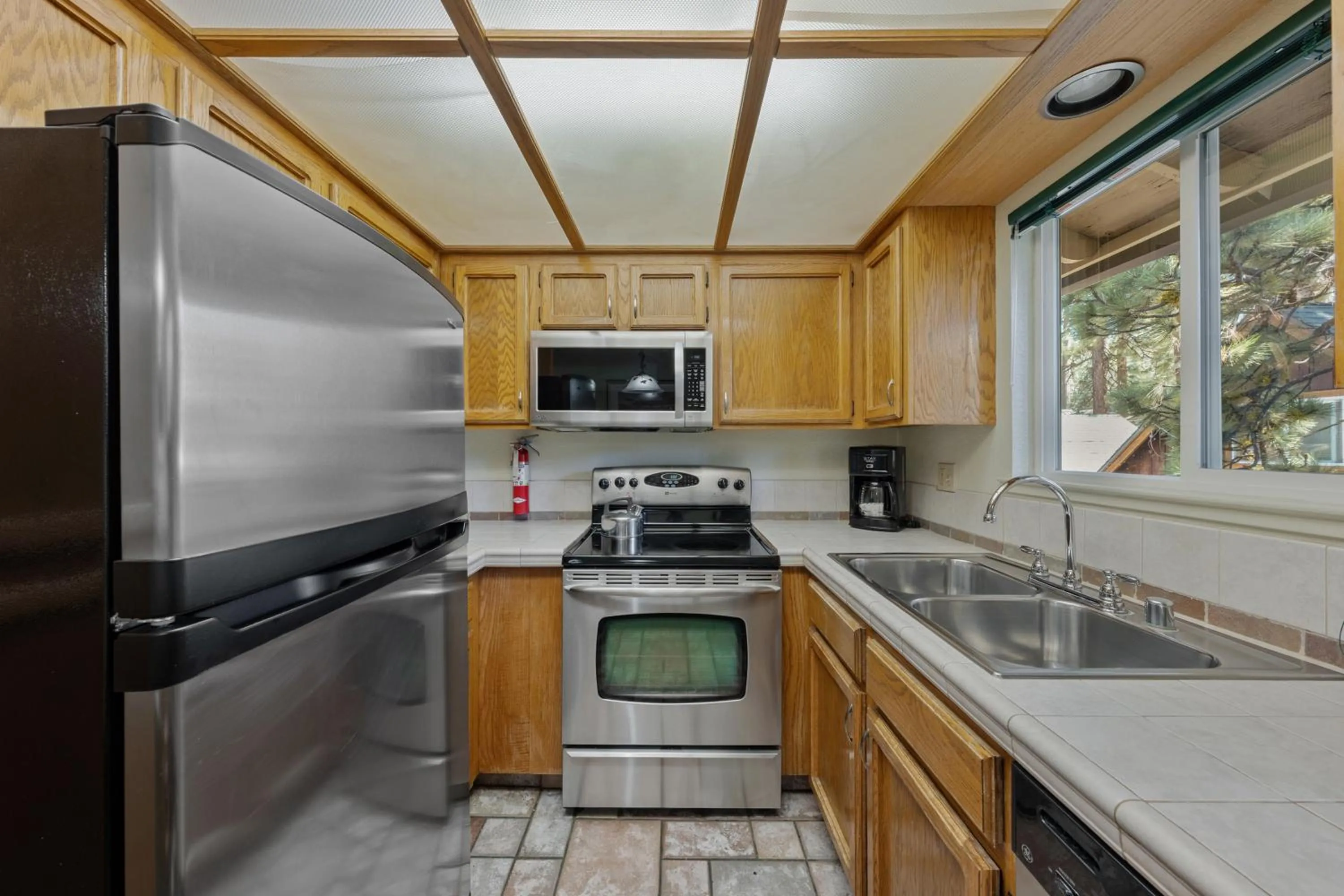 Kitchen or kitchenette in The Lodge at Lake Tahoe
