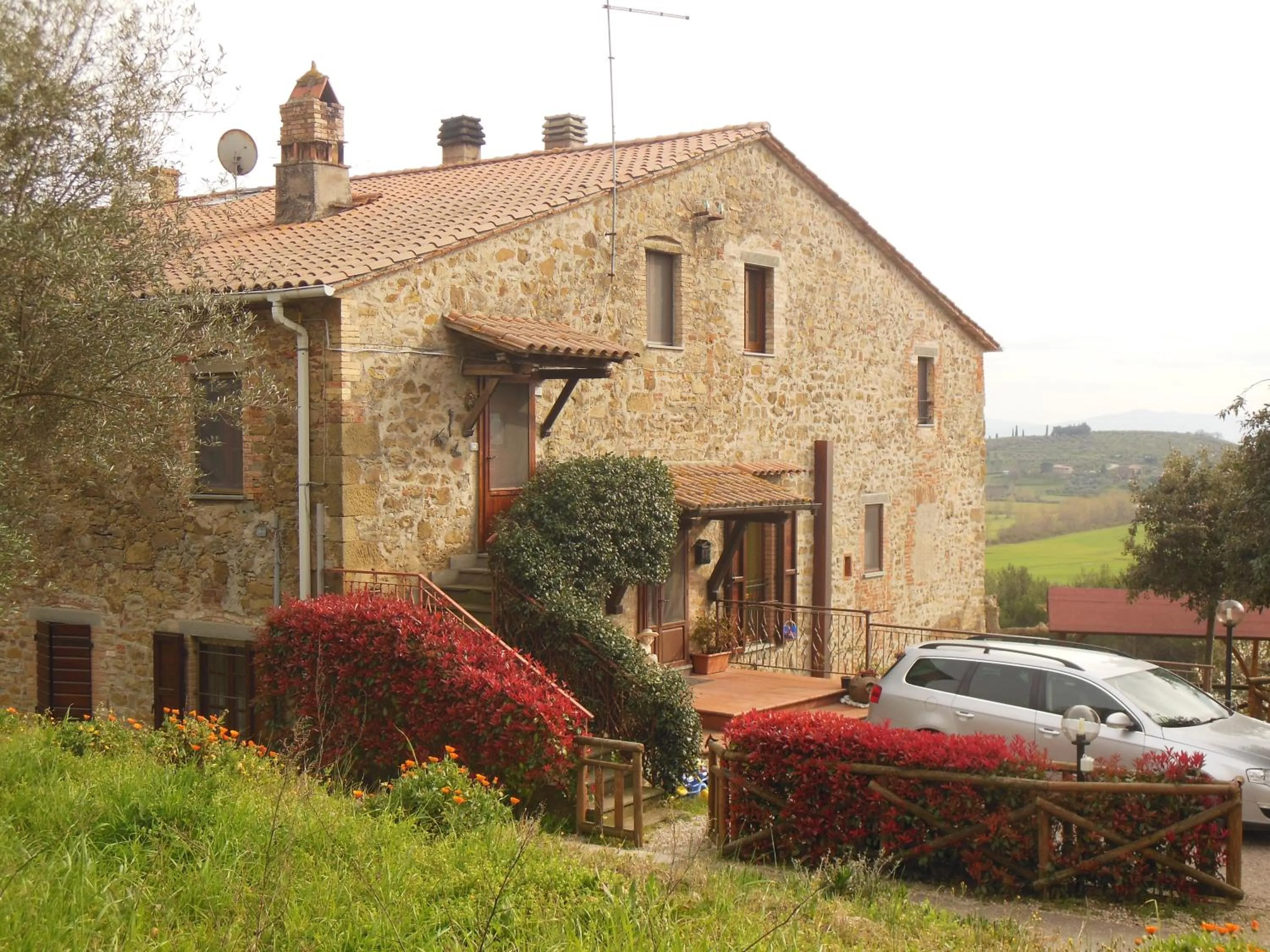 Facade/entrance in Tra lago e collina
