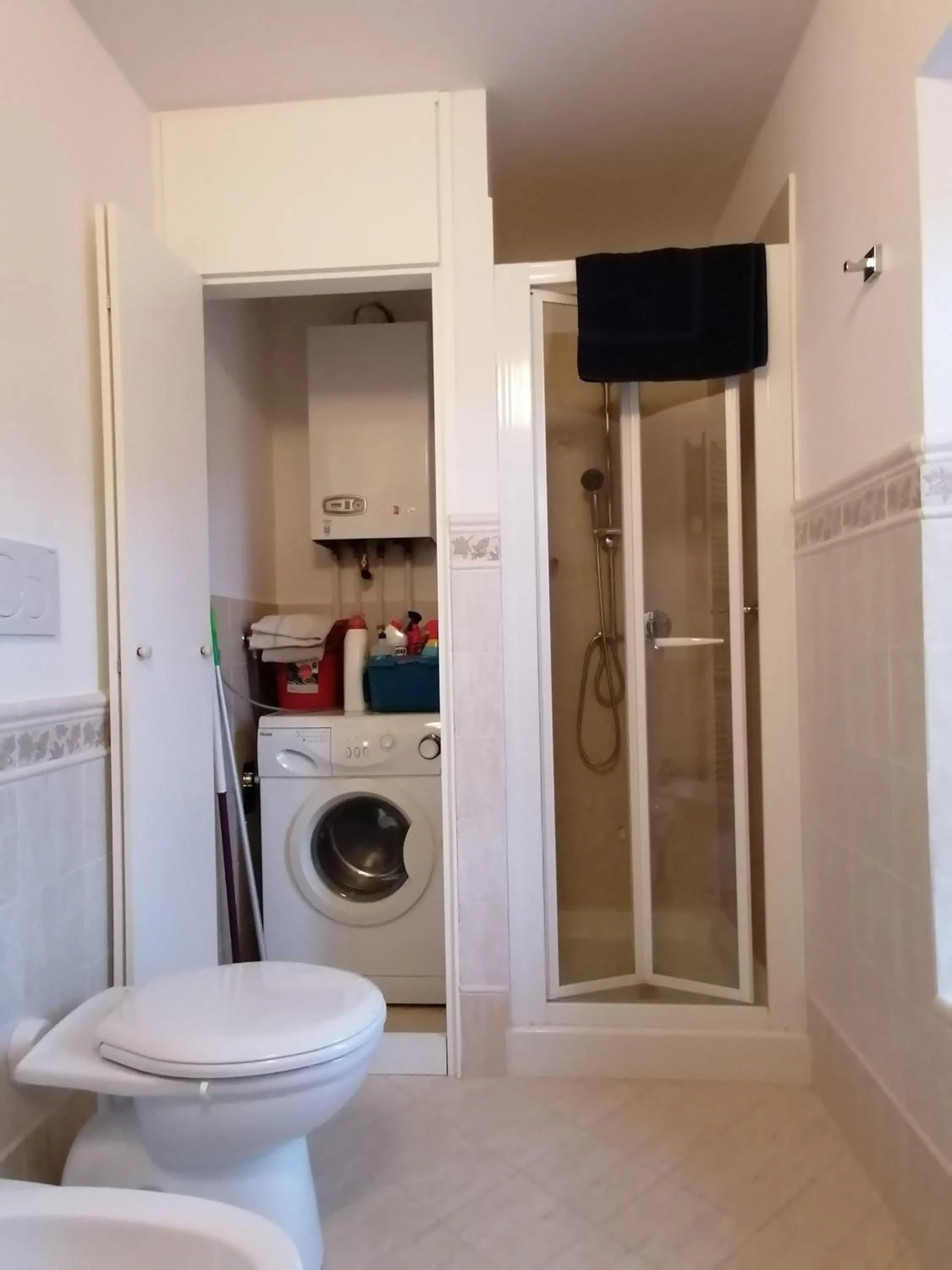 Bathroom in Tra lago e collina