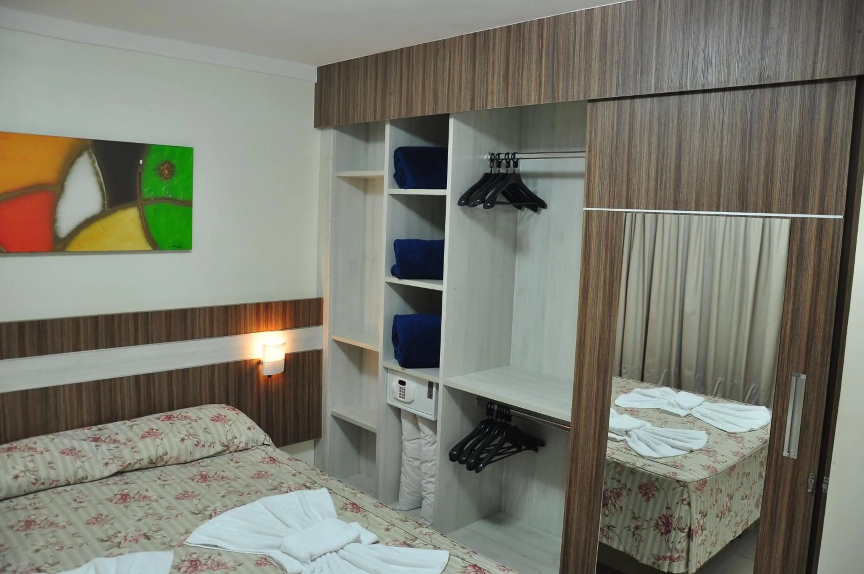 Bedroom, Bed in LACQUA DIROMA Hotéis e Parques, diversão 24h