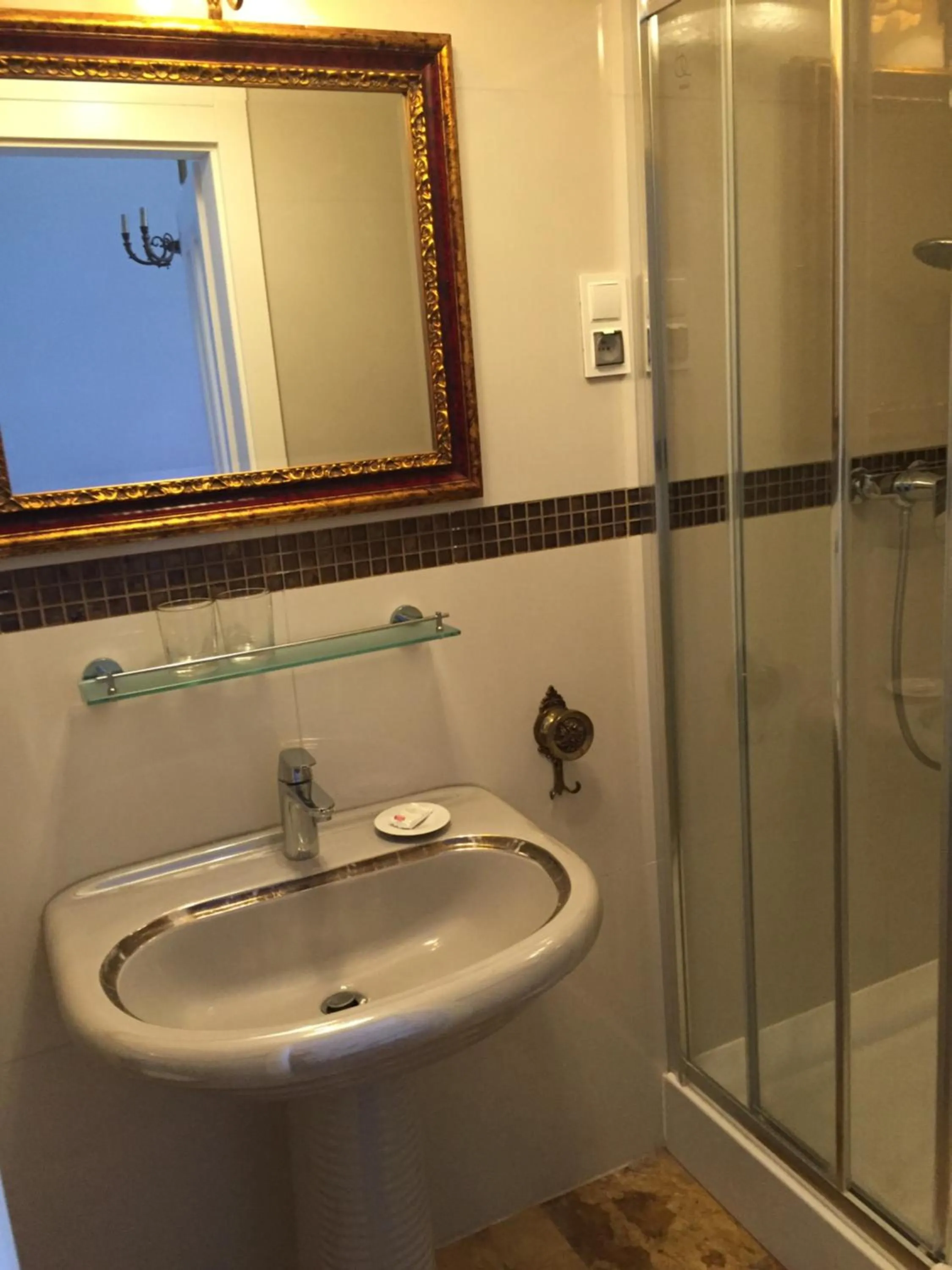 Bathroom in Villa Italiana pokoje z prywatnymi łazienkami & Odnowa Biologiczna