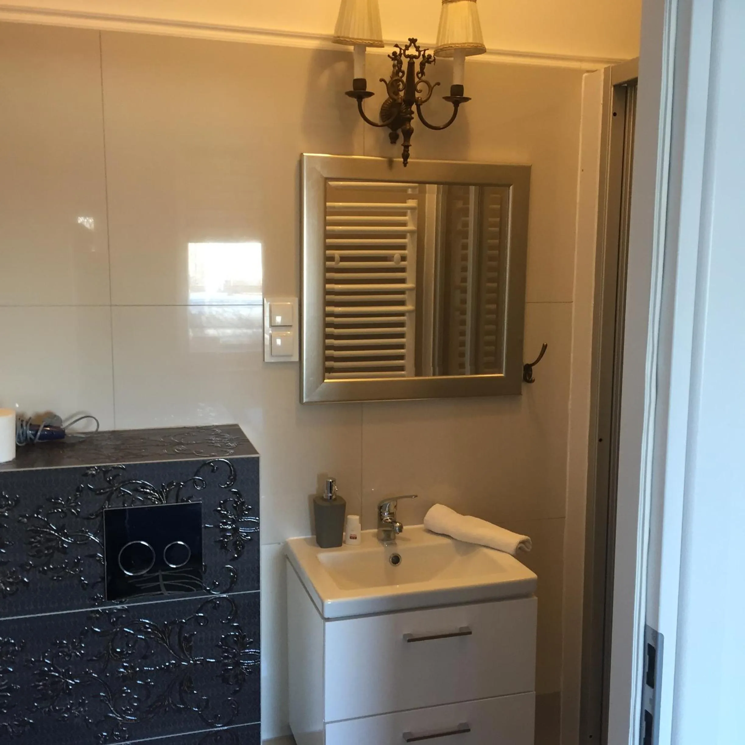 Bathroom in Villa Italiana pokoje z prywatnymi łazienkami & Odnowa Biologiczna