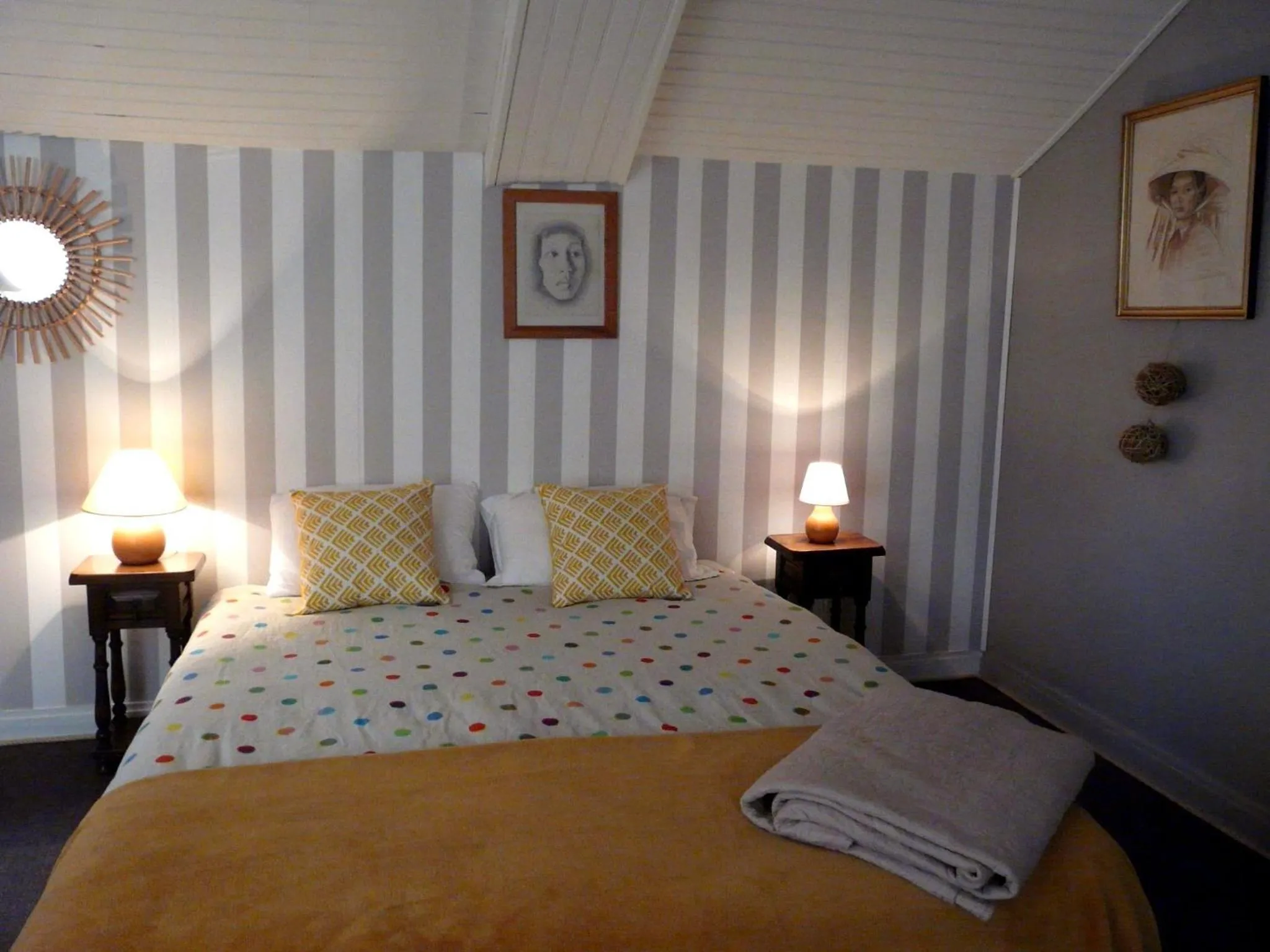 Bed in Manoir Tregont Mab