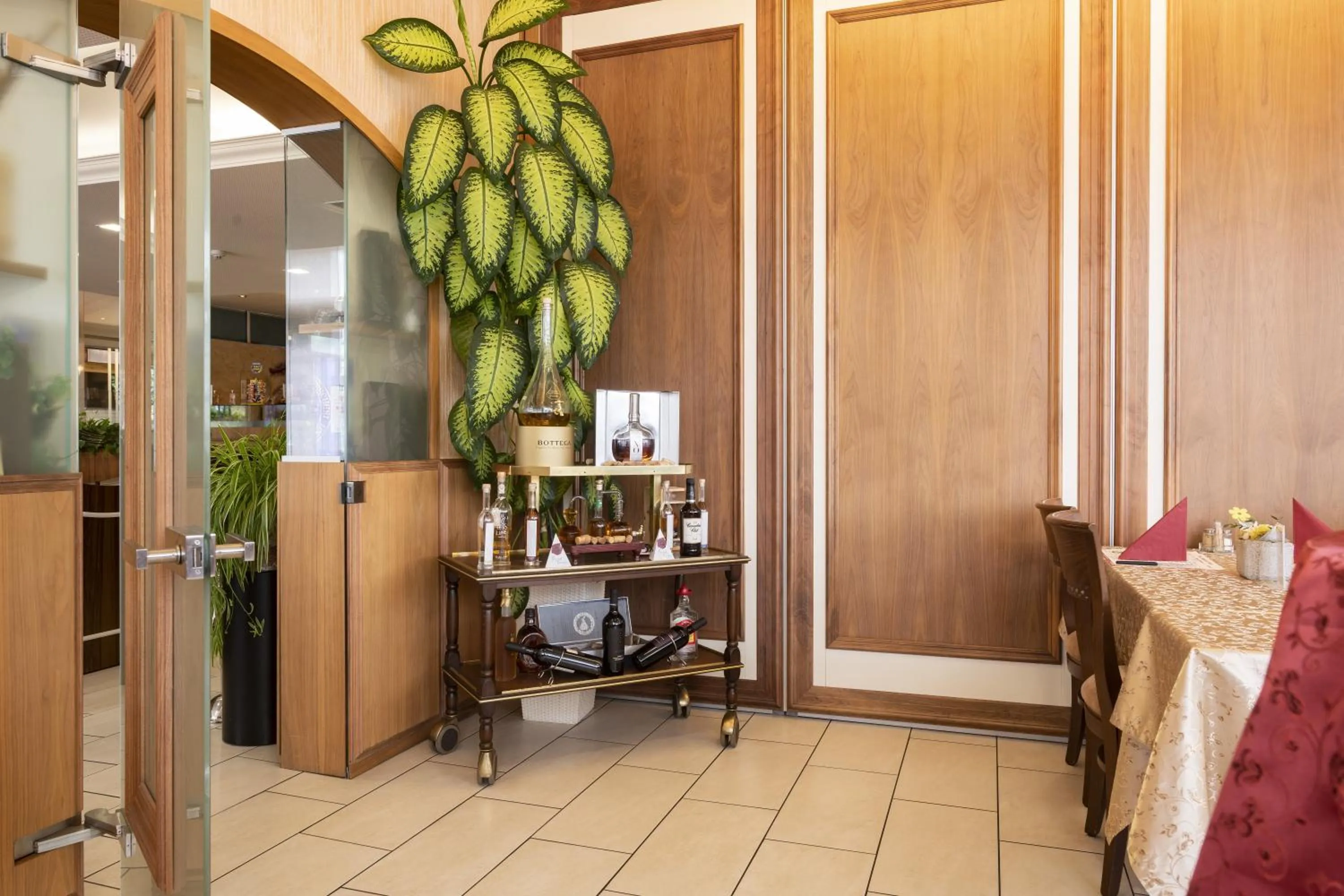 Restaurant/places to eat in Hotel Bahnhof Zollikofen